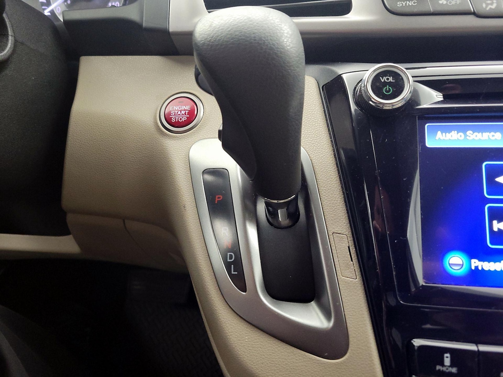 2016 Honda Odyssey SE - Photo 18