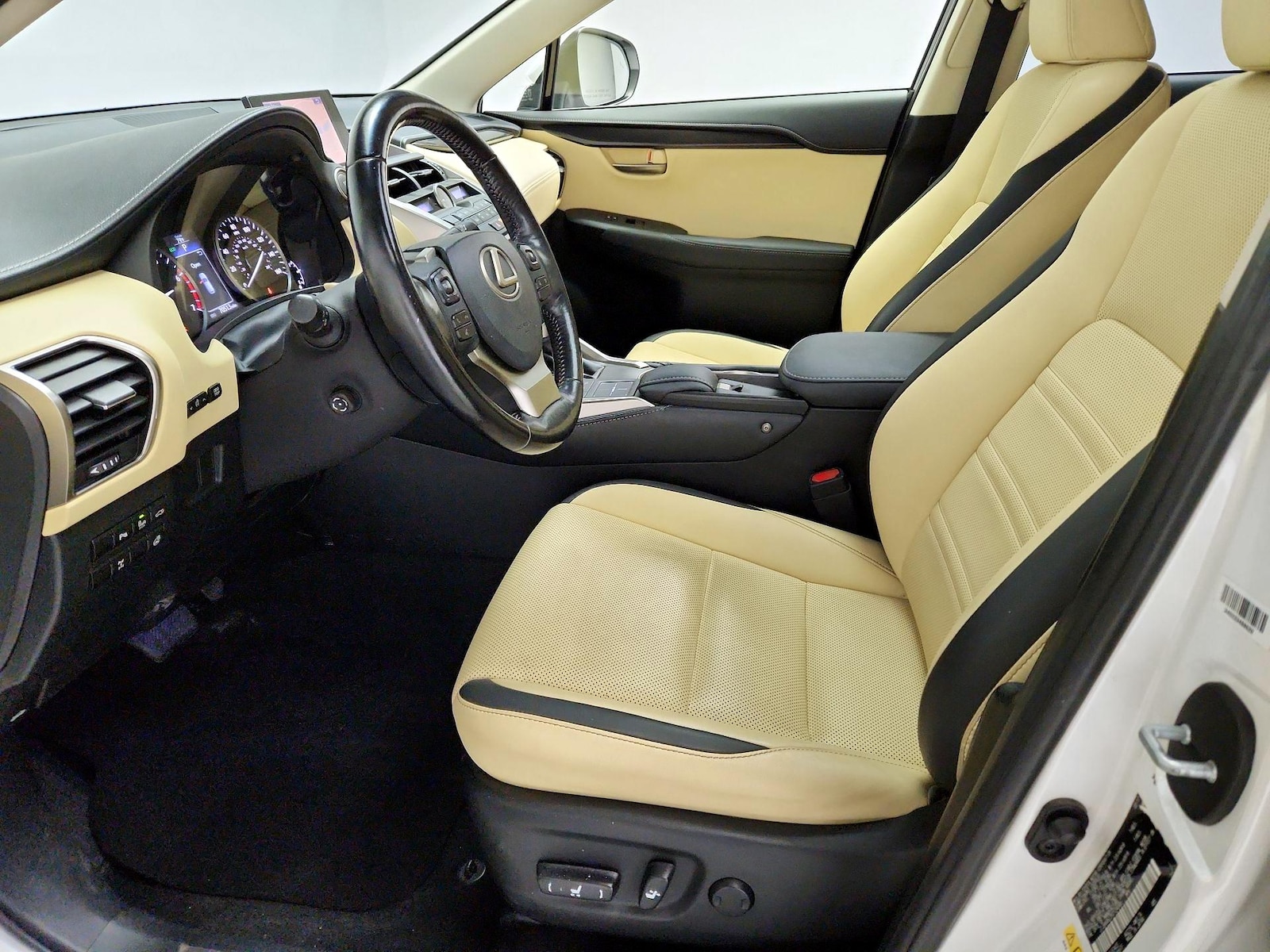 2017 Lexus NX 200t - Photo 12