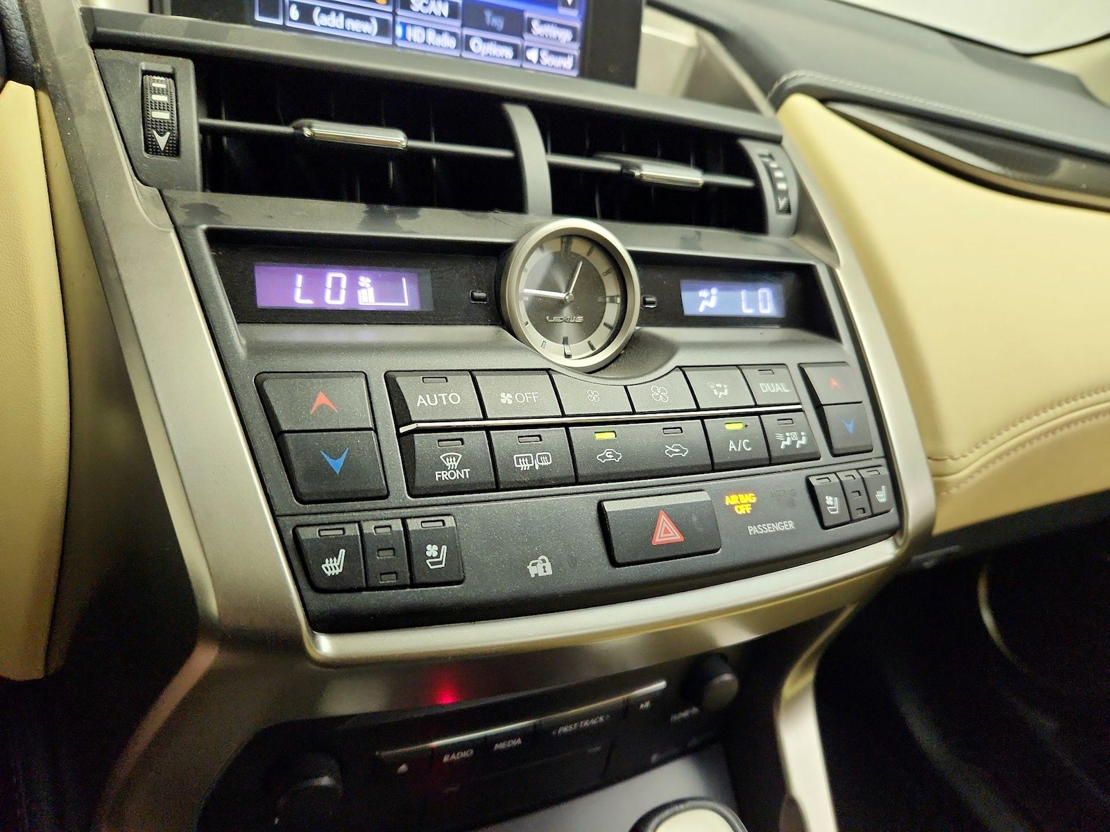 2017 Lexus NX 200t - Photo 18