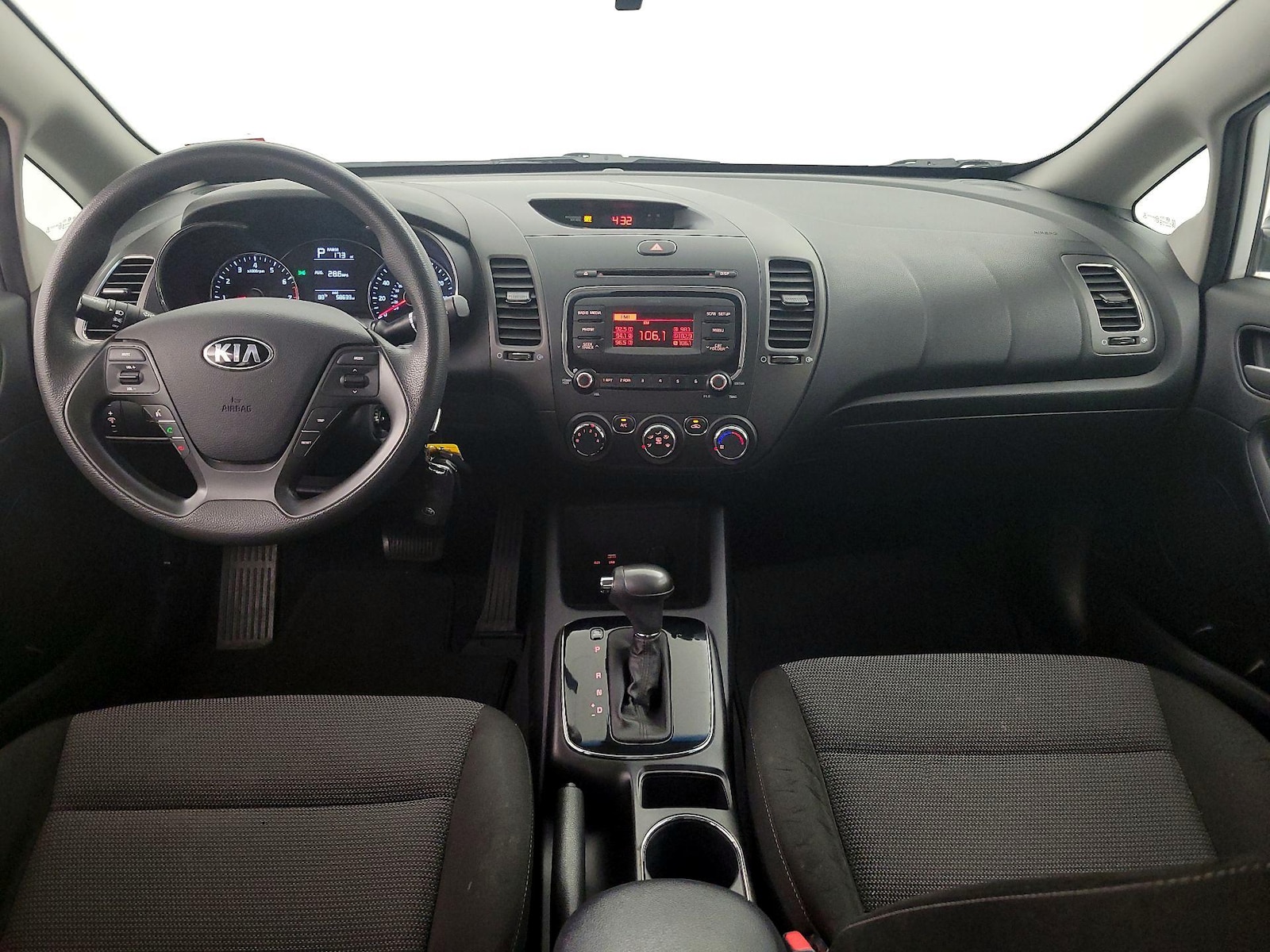 2017 Kia Forte LX - Photo 10