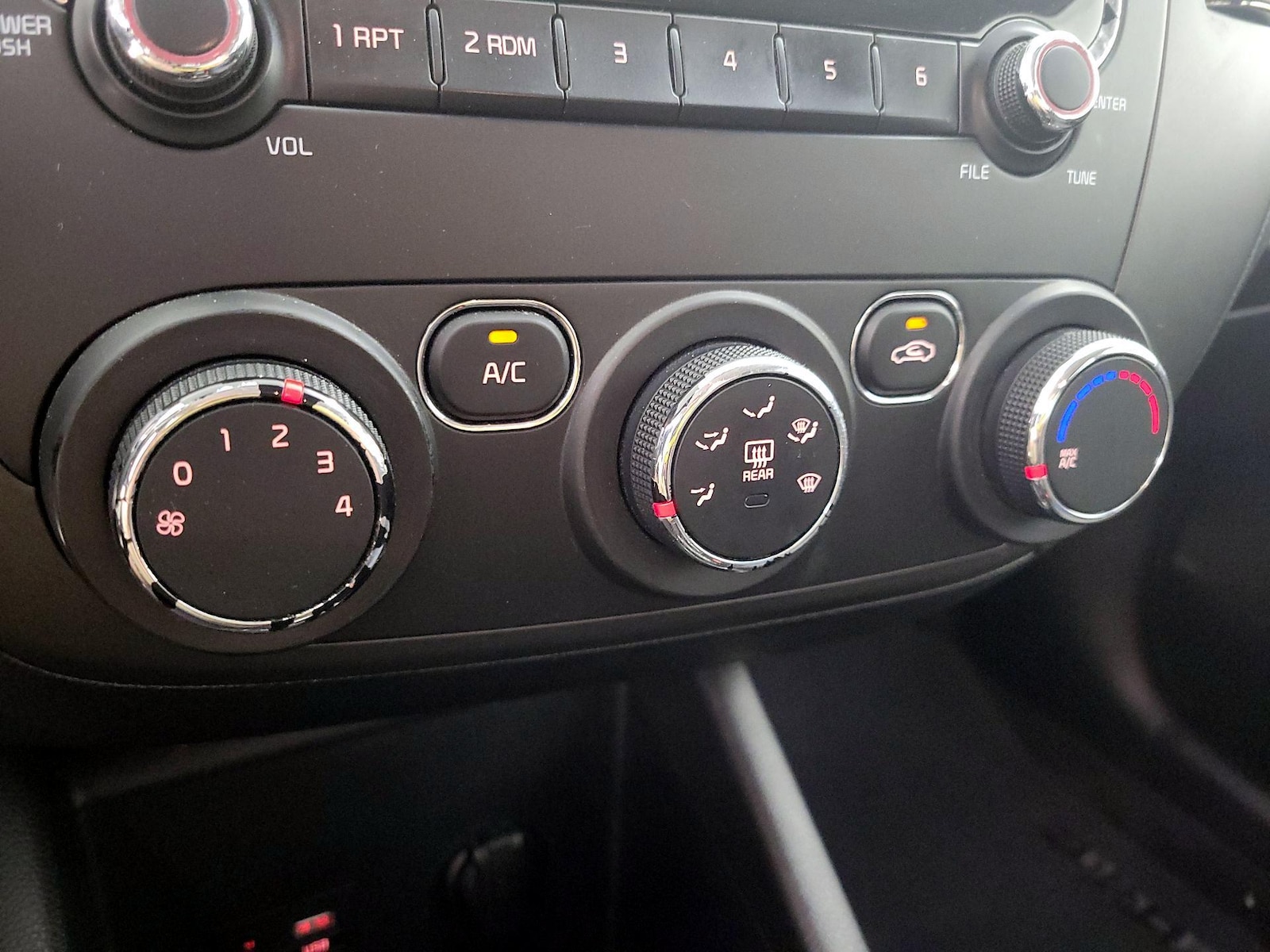 2017 Kia Forte LX - Photo 16