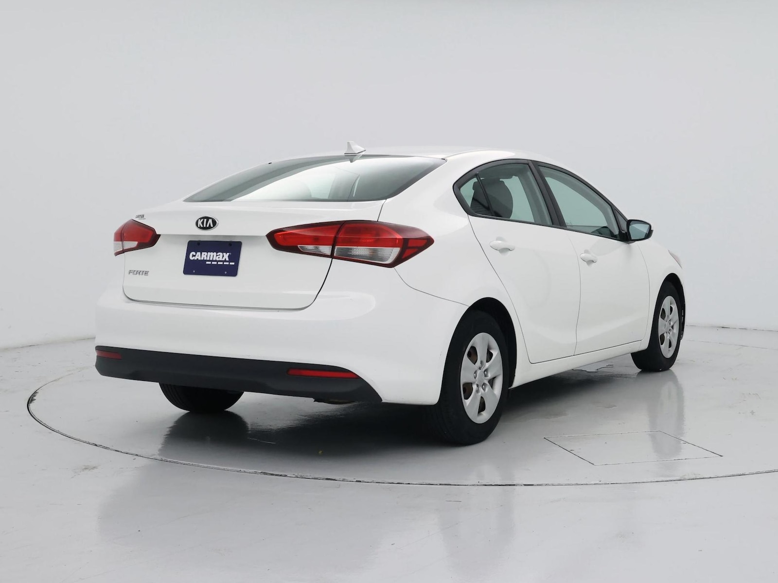 2017 Kia Forte LX - Photo 9