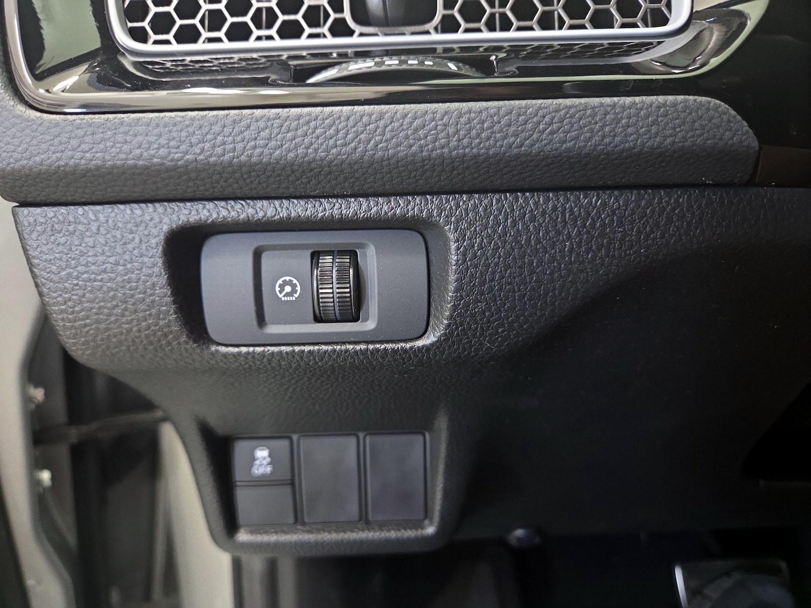 2025 Honda Civic Sport Touring - Photo 14