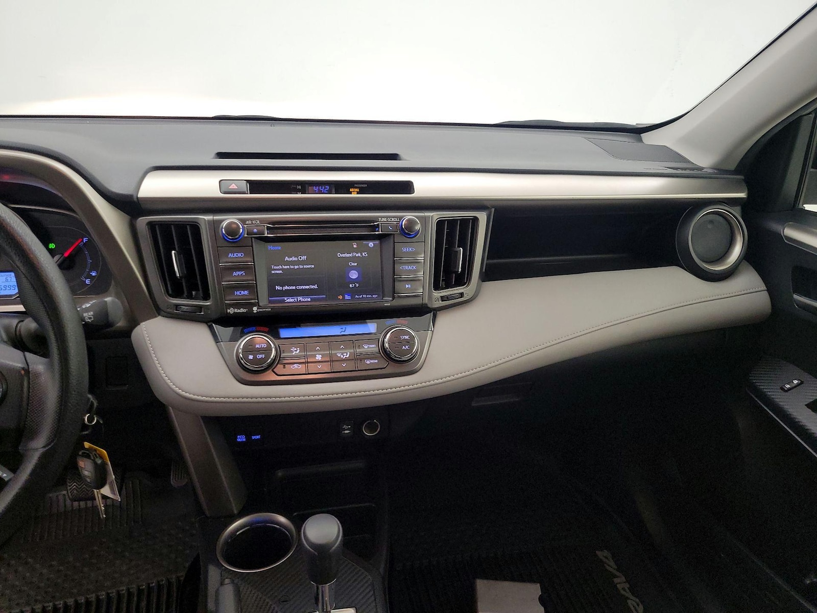 2015 Toyota RAV4 XLE - Photo 10