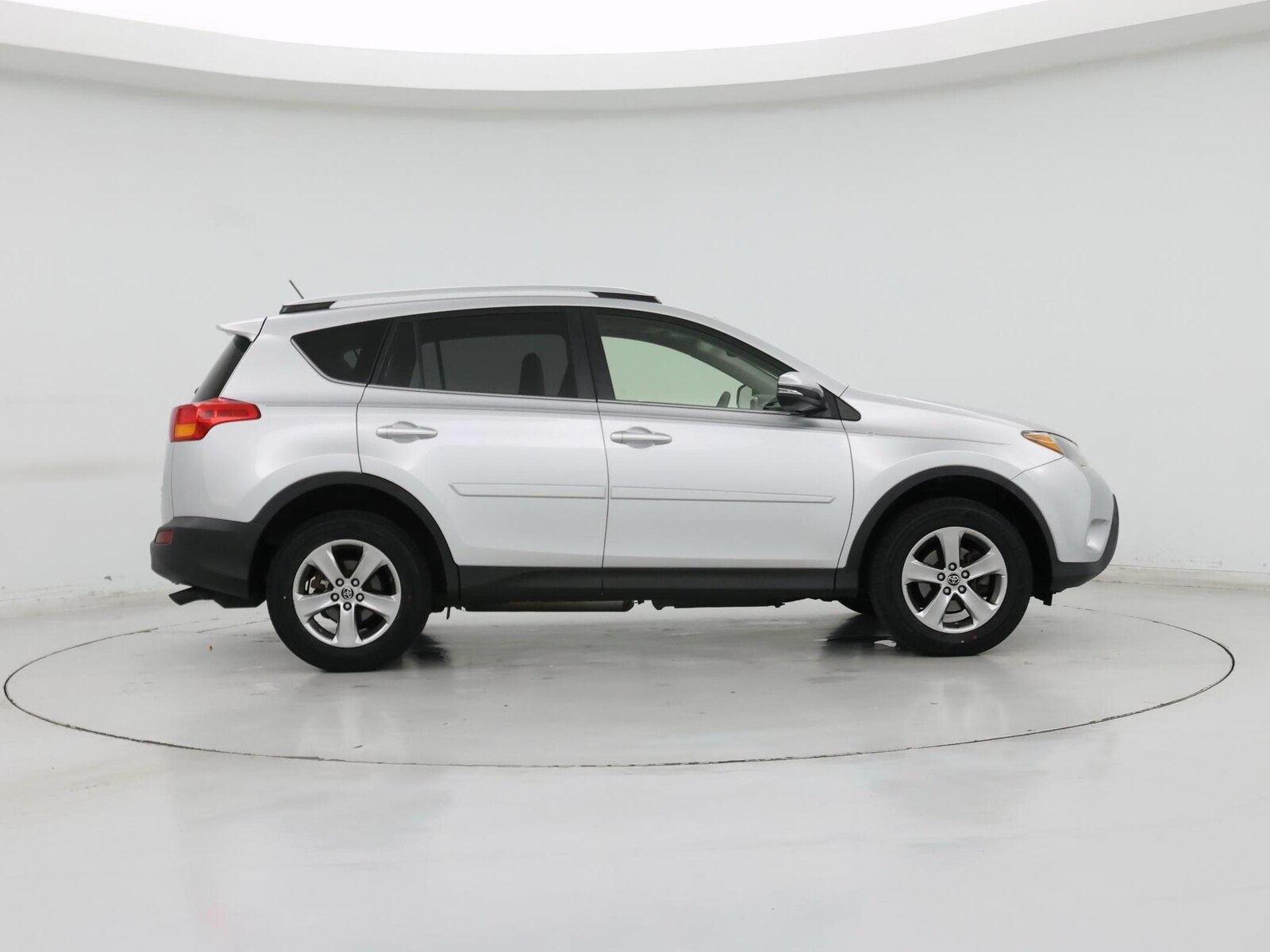 2015 Toyota RAV4 XLE - Photo 8