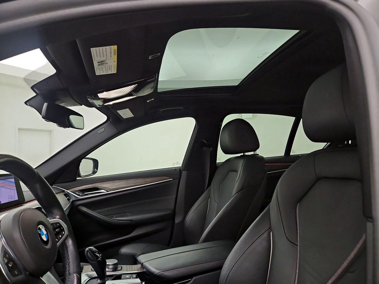 Sunroof(s) & Overhead Airbags