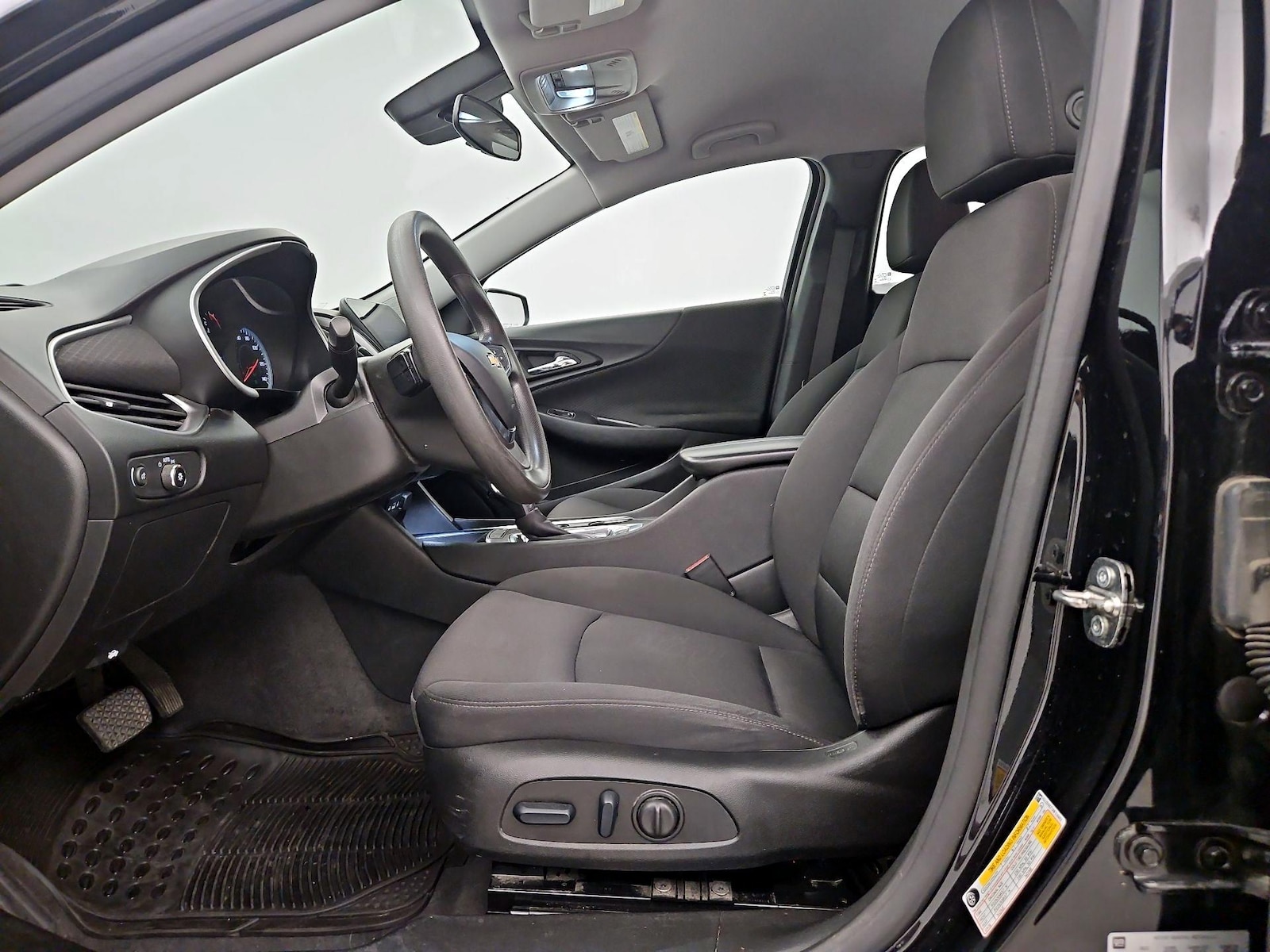 2024 Chevrolet Malibu 1LT - Photo 12