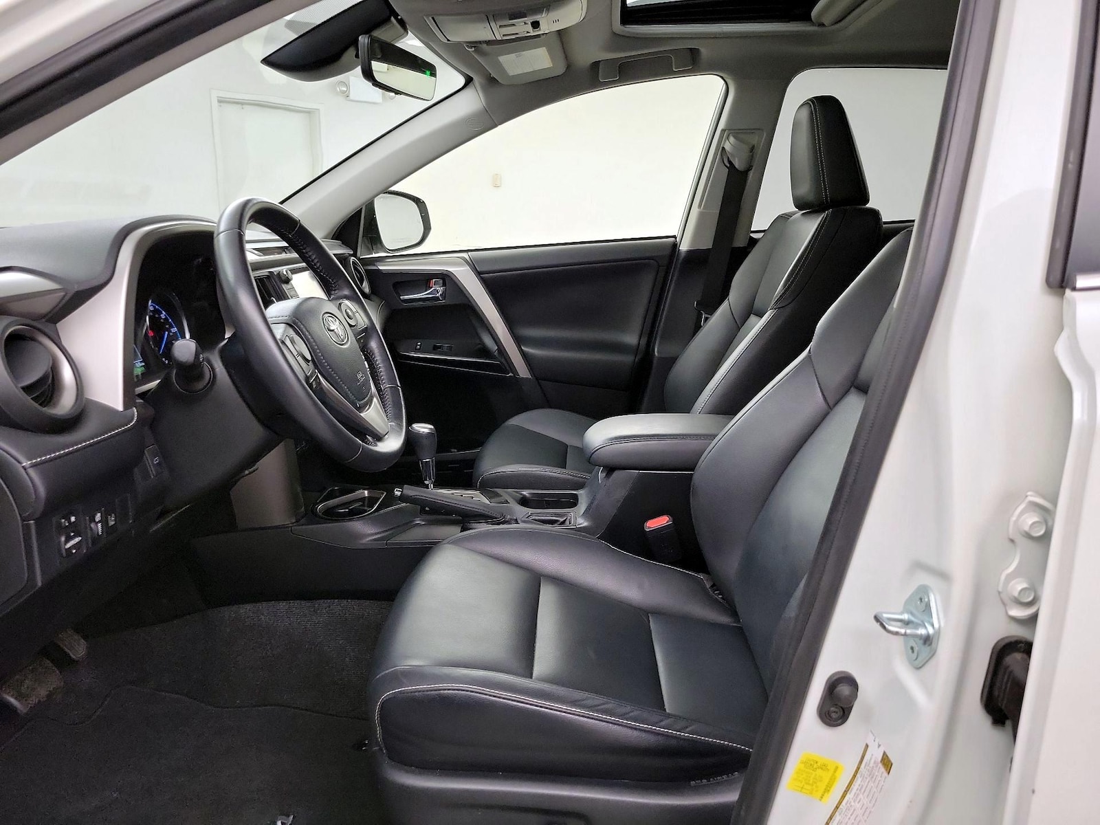 2016 Toyota RAV4 Limited - Photo 12