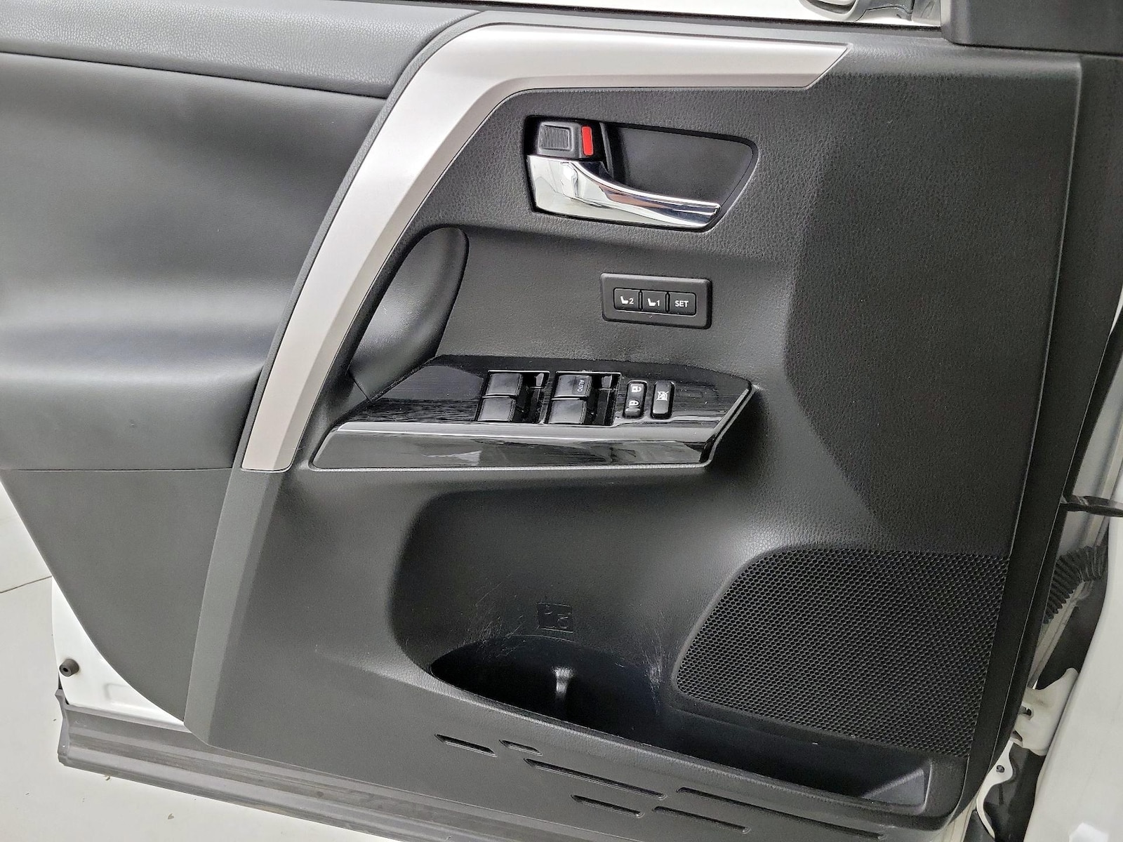 2016 Toyota RAV4 Limited - Photo 13