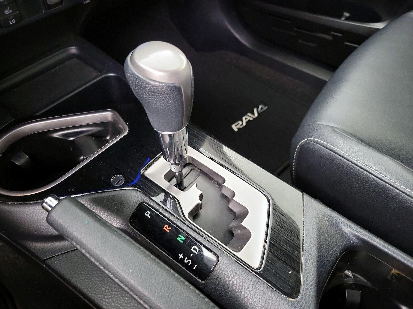 2016 Toyota RAV4 Limited - Photo 19
