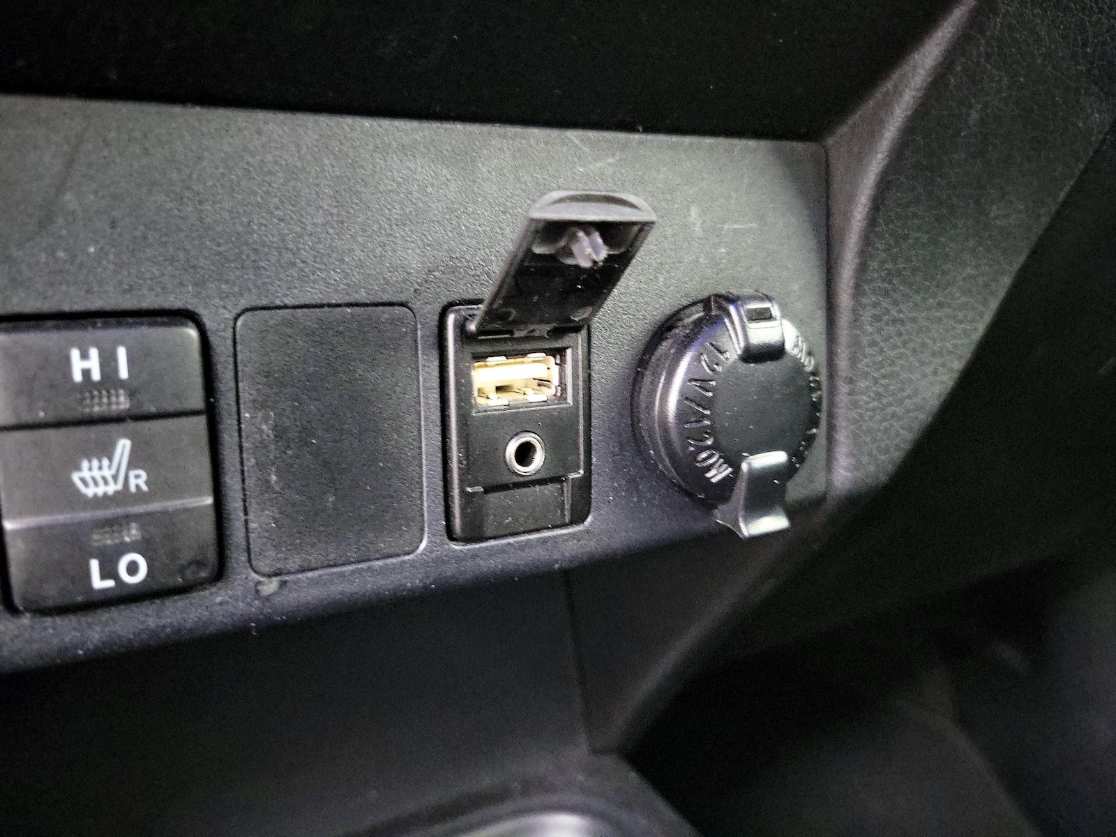 2016 Toyota RAV4 Limited - Photo 20