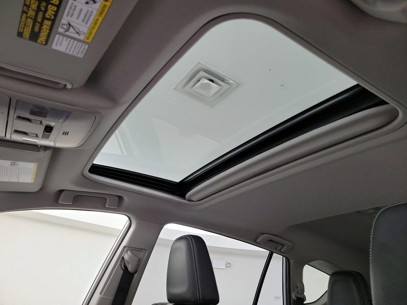 2016 Toyota RAV4 Limited - Photo 21