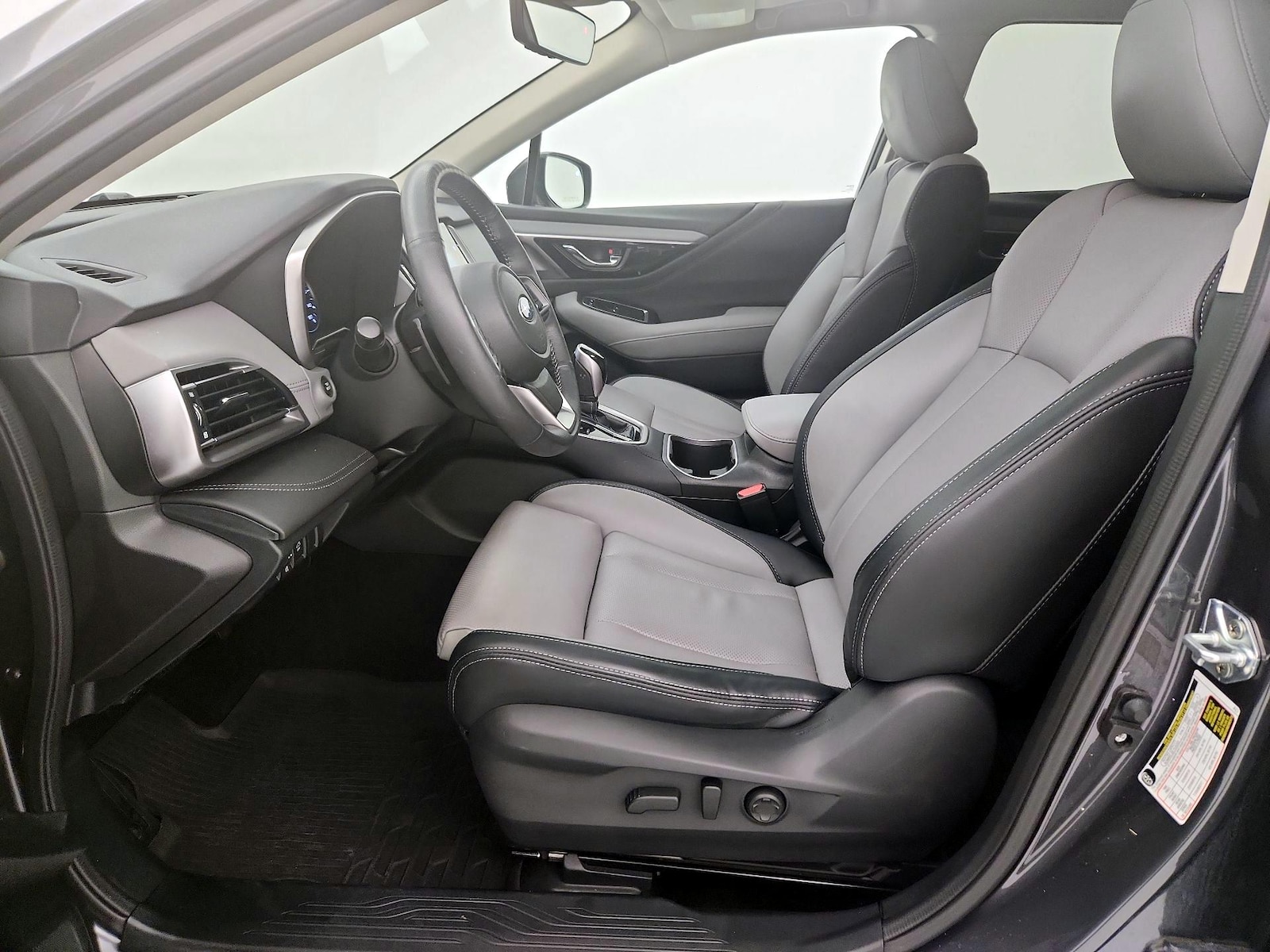 2025 Subaru Outback Limited - Photo 12