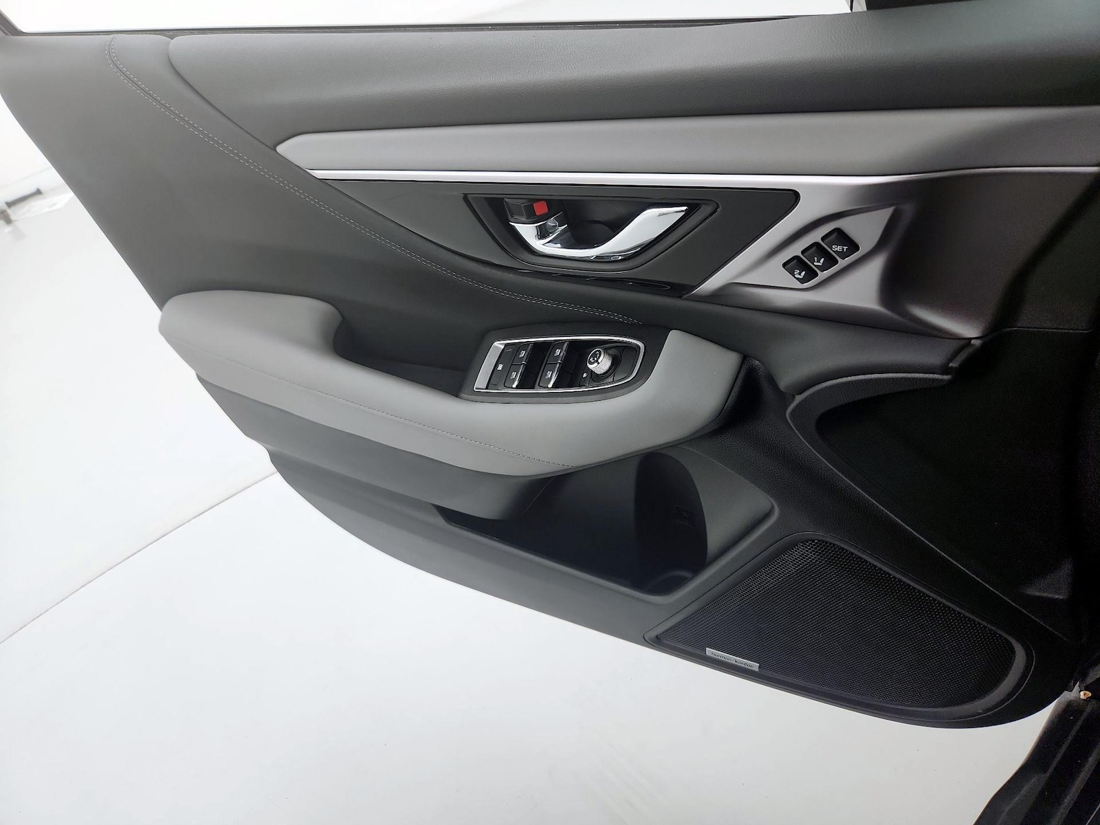 2025 Subaru Outback Limited - Photo 13