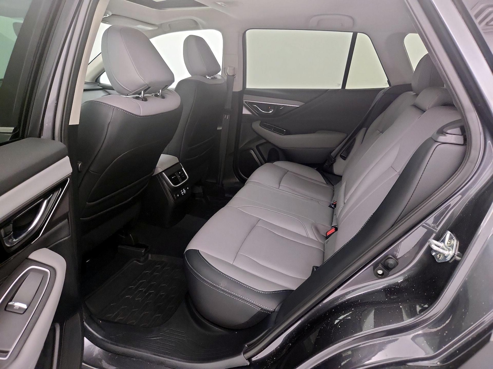 2025 Subaru Outback Limited - Photo 22