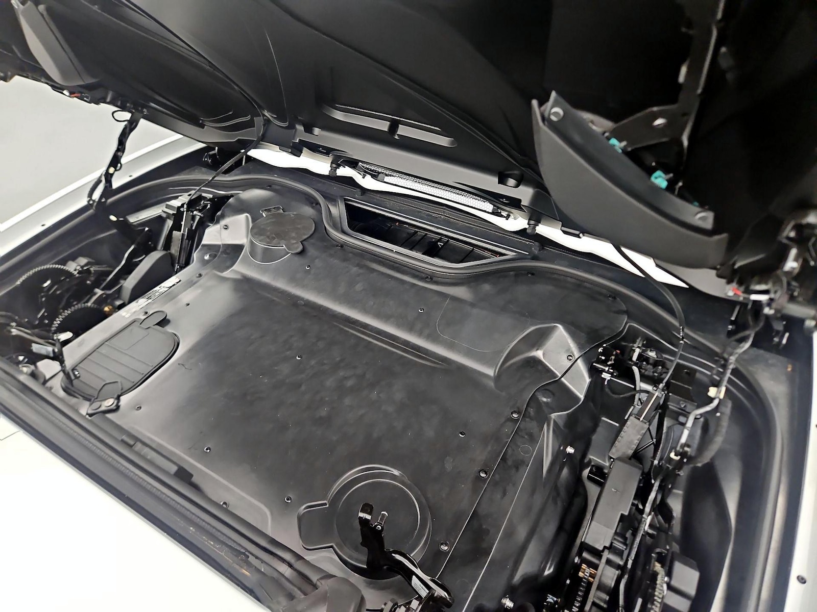 2024 Chevrolet Corvette 2LT - Photo 11