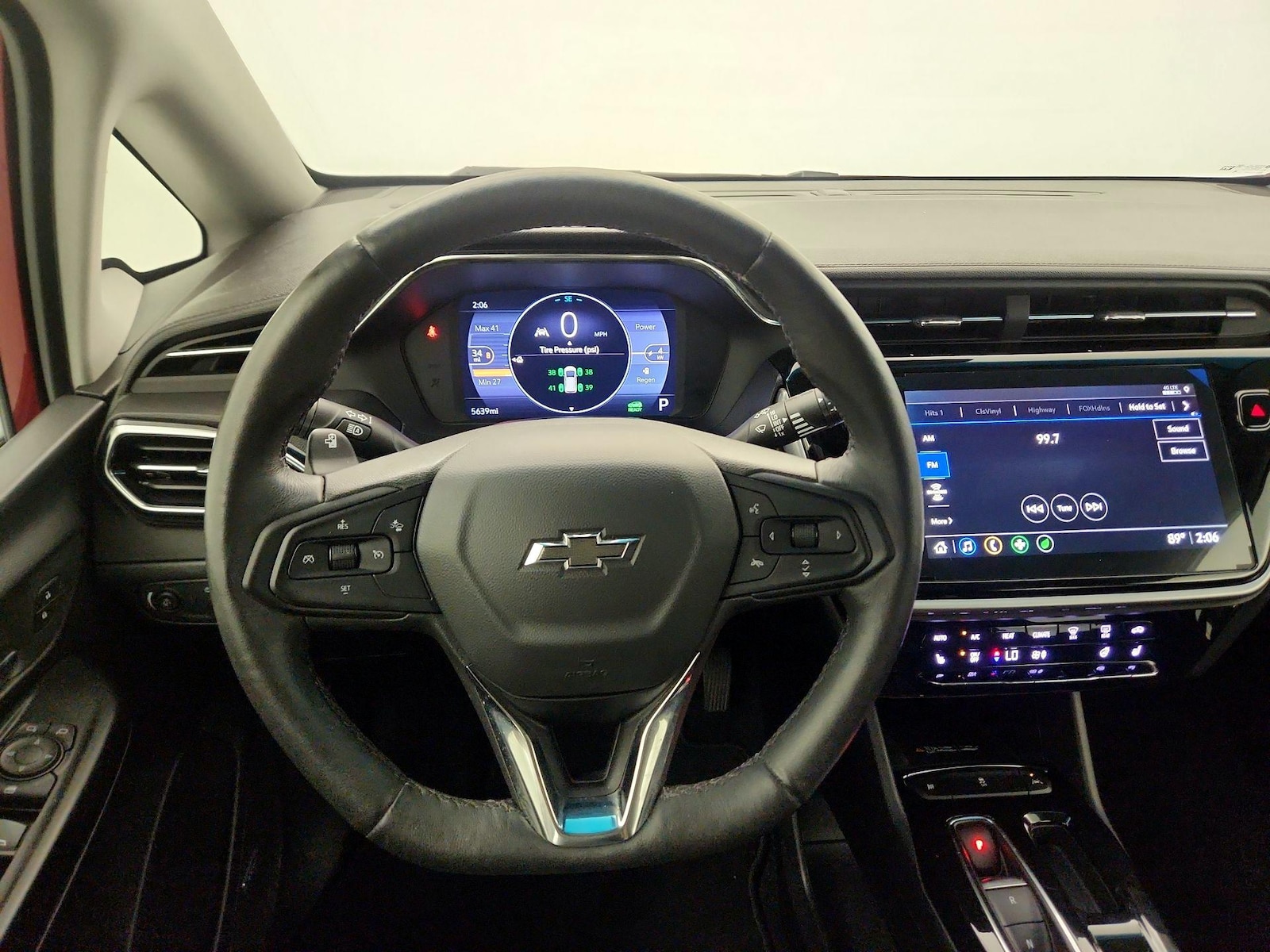 2023 Chevrolet Bolt EV 2LT - Photo 11