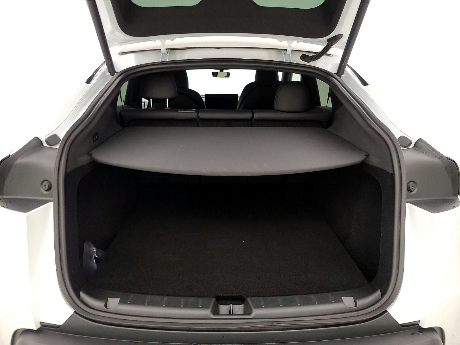 2026 Tesla Model Y Premium, photo 18