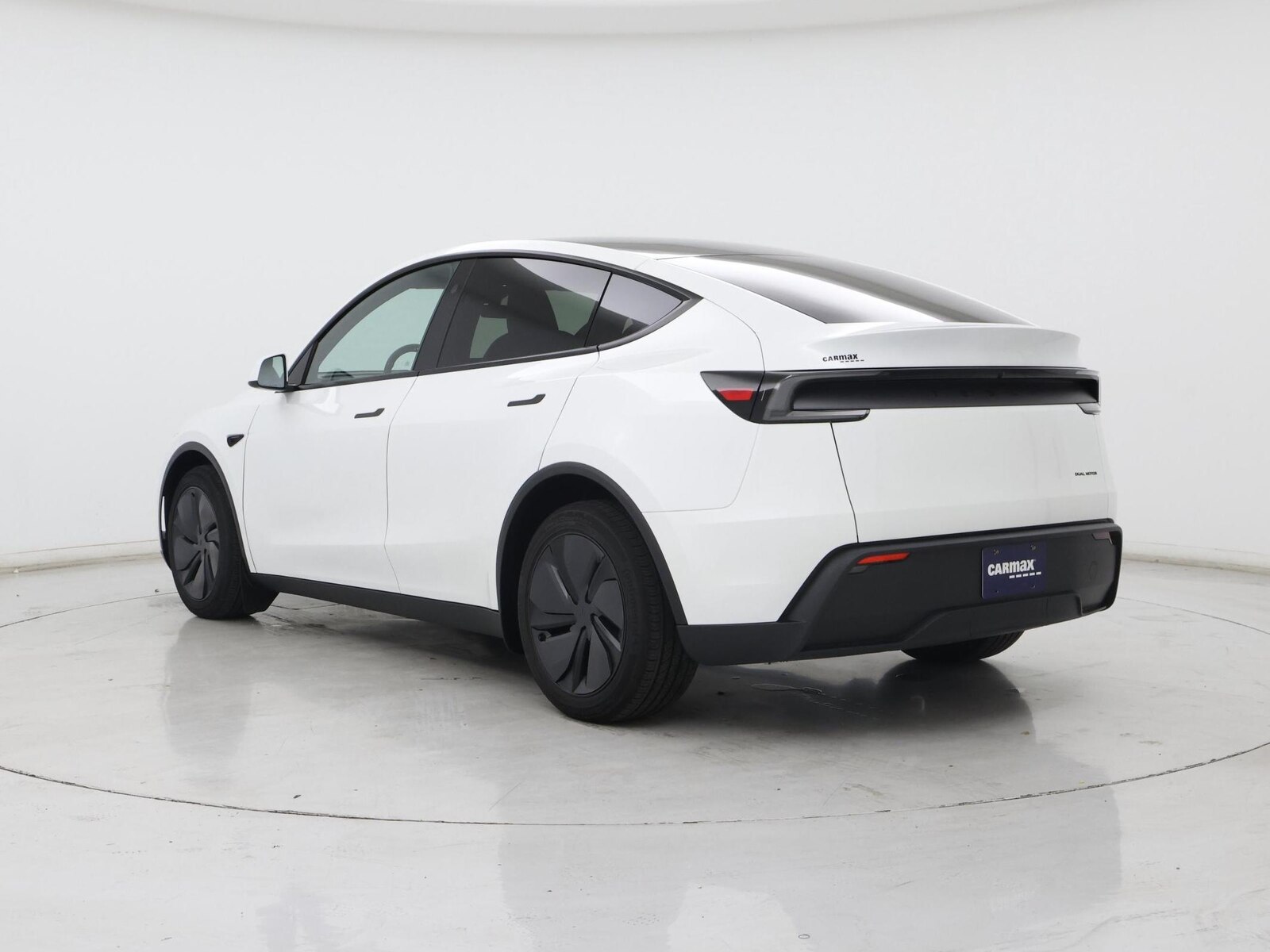 2026 Tesla Model Y Premium, photo 3