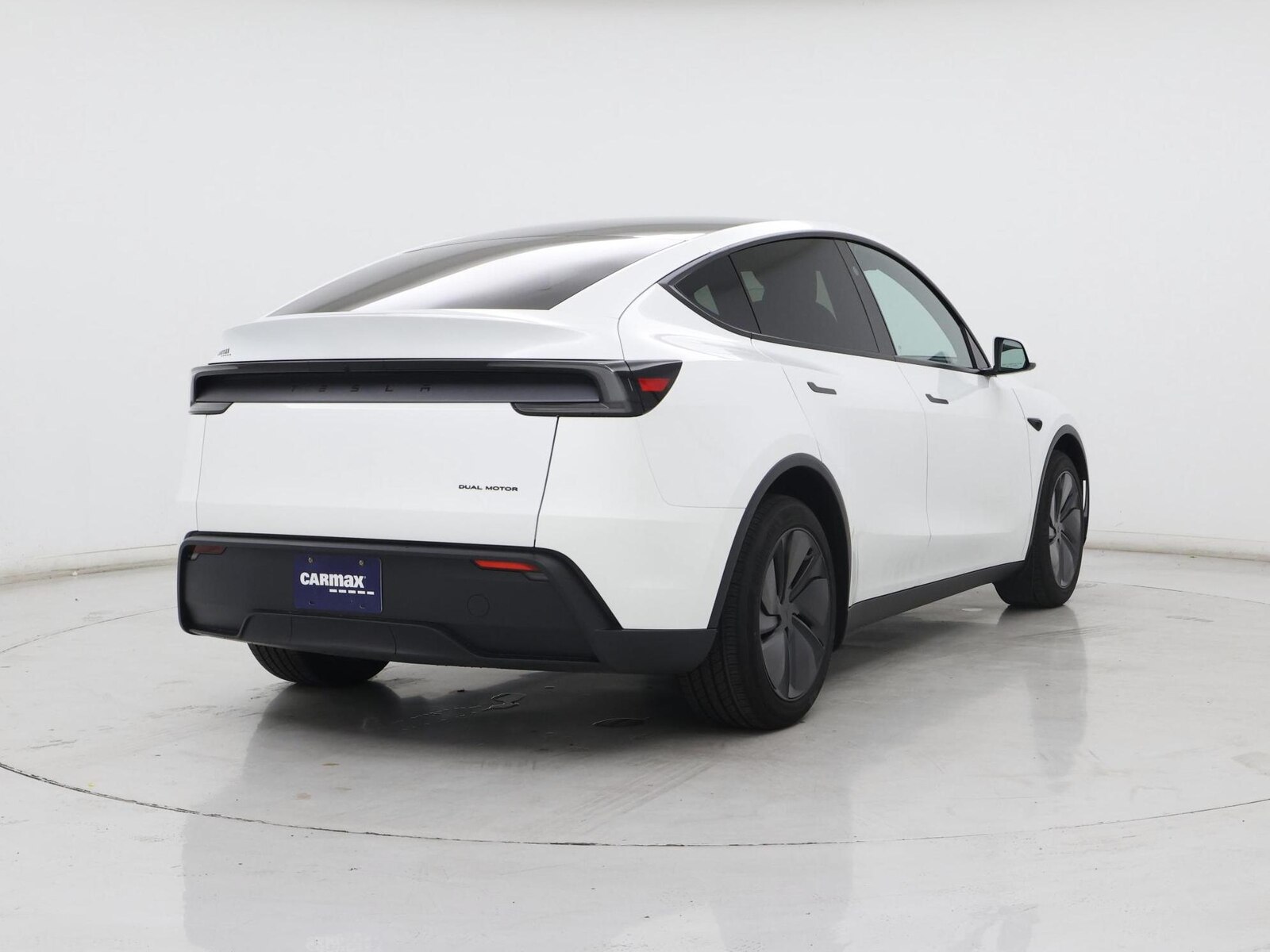 2026 Tesla Model Y Premium, photo 9