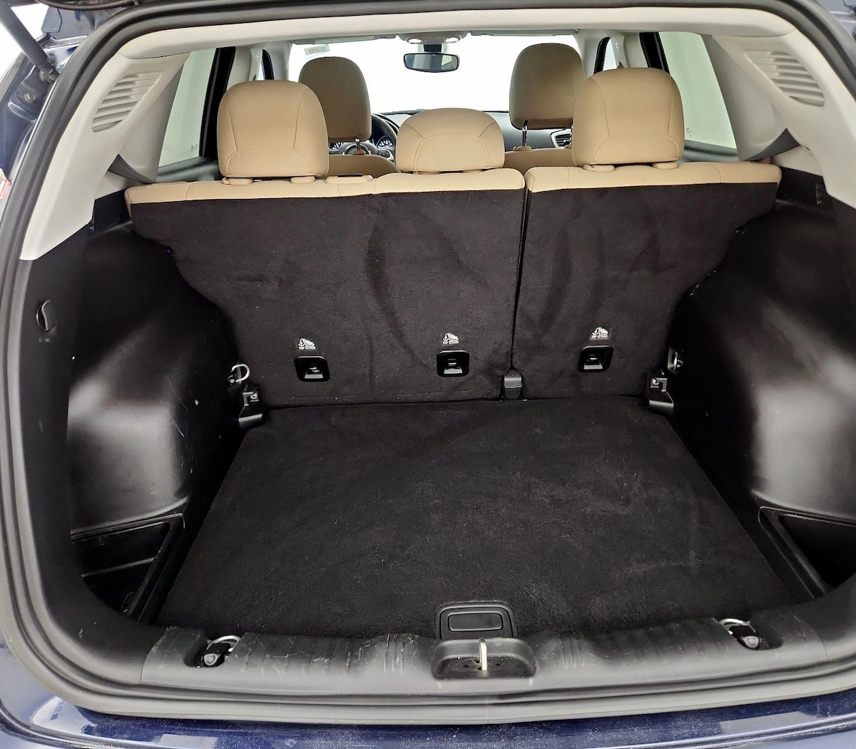 Trunk/Cargo (Seats Up)