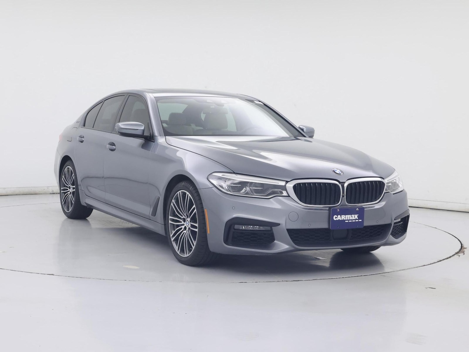 2019 BMW 5 Series 530e - Photo 2