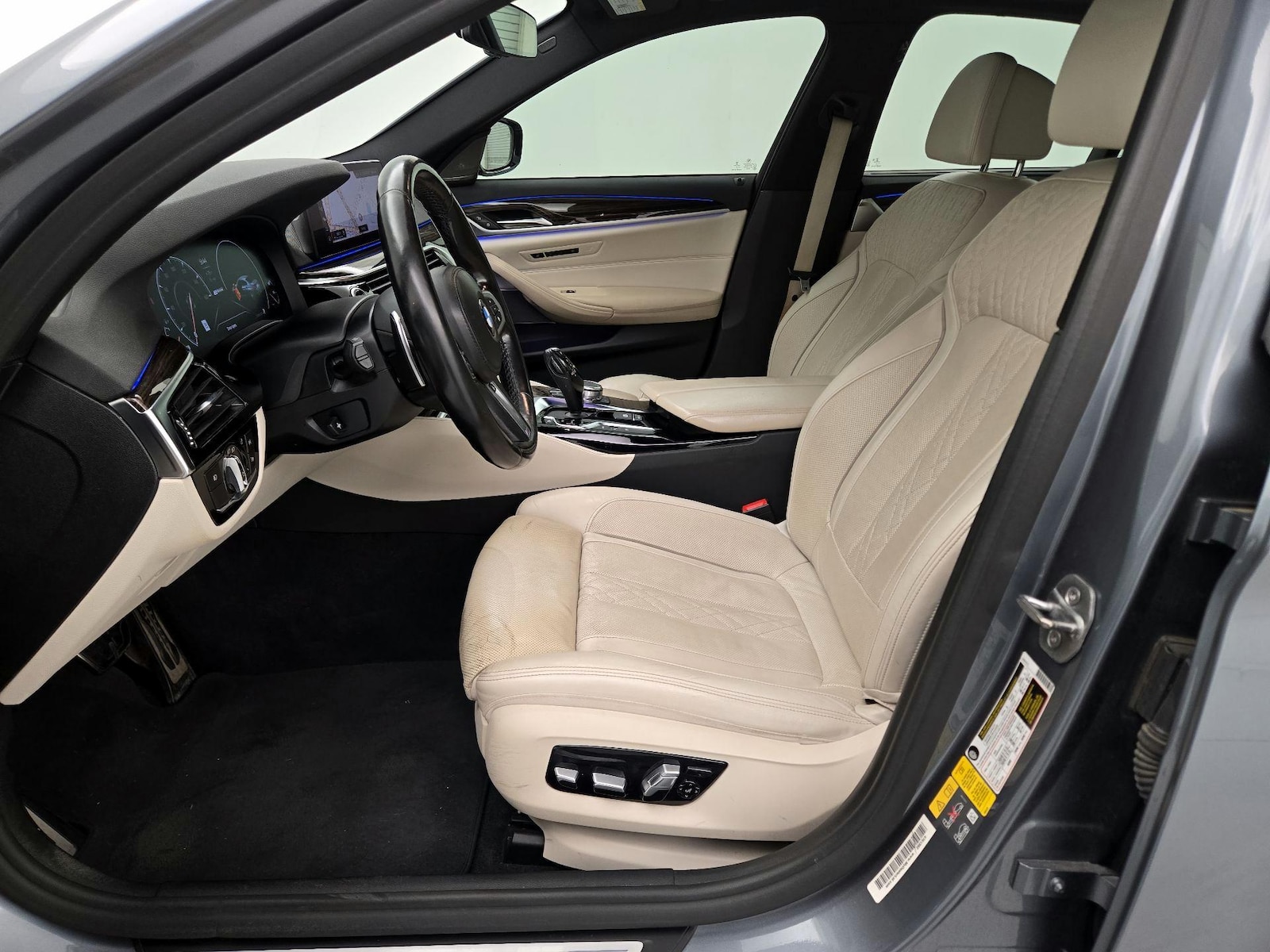 2019 BMW 5 Series 530e - Photo 12