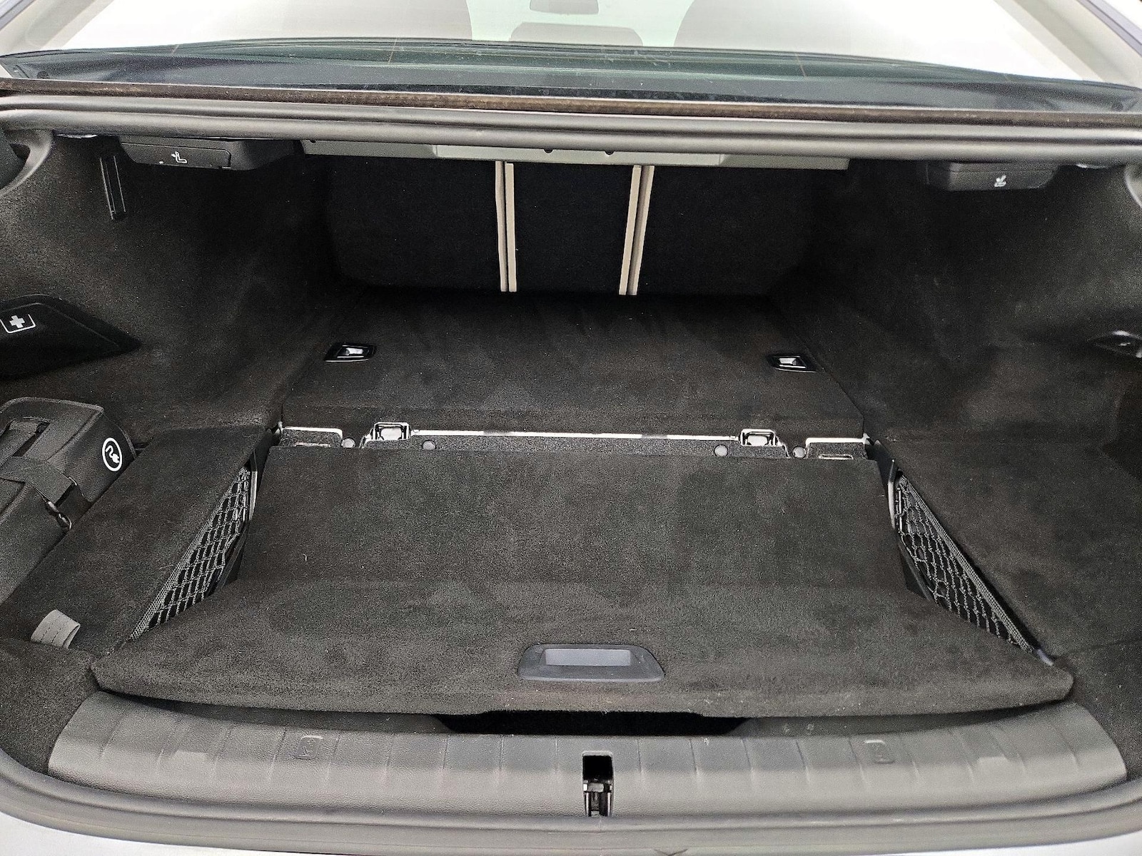 2019 BMW 5 Series 530e - Photo 23