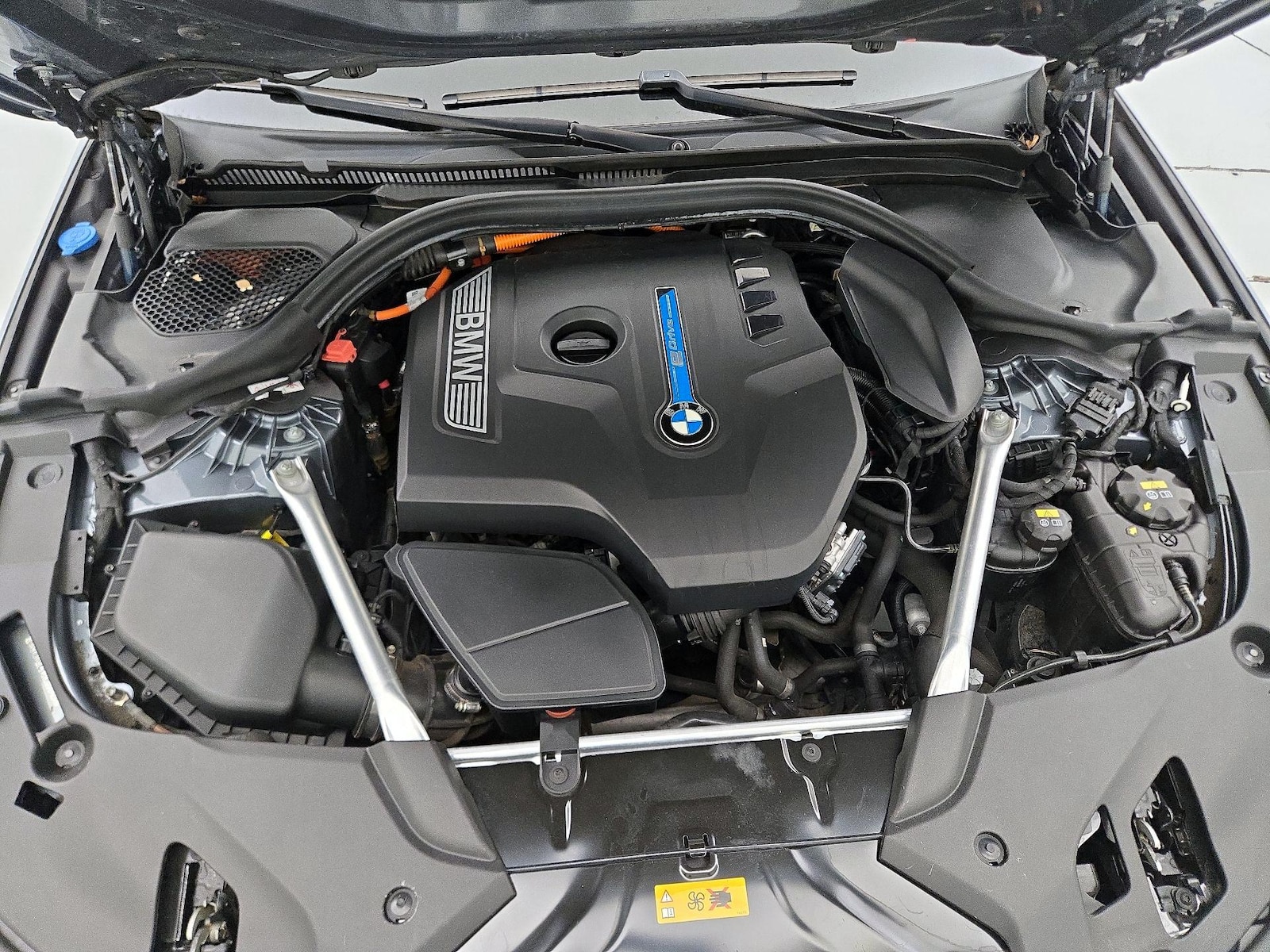 2019 BMW 5 Series 530e - Photo 24