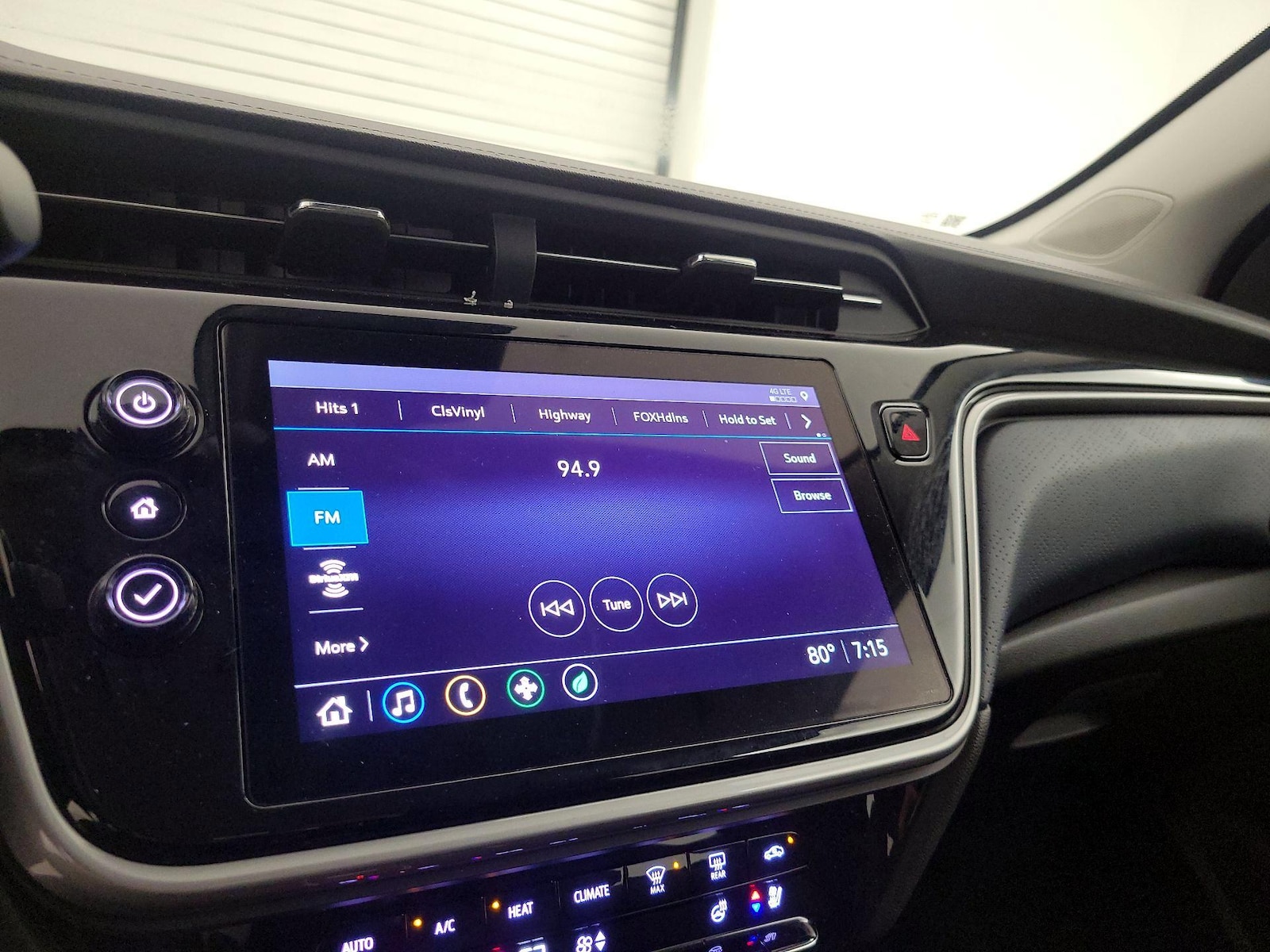 2022 Chevrolet Bolt EUV Premier - Photo 16