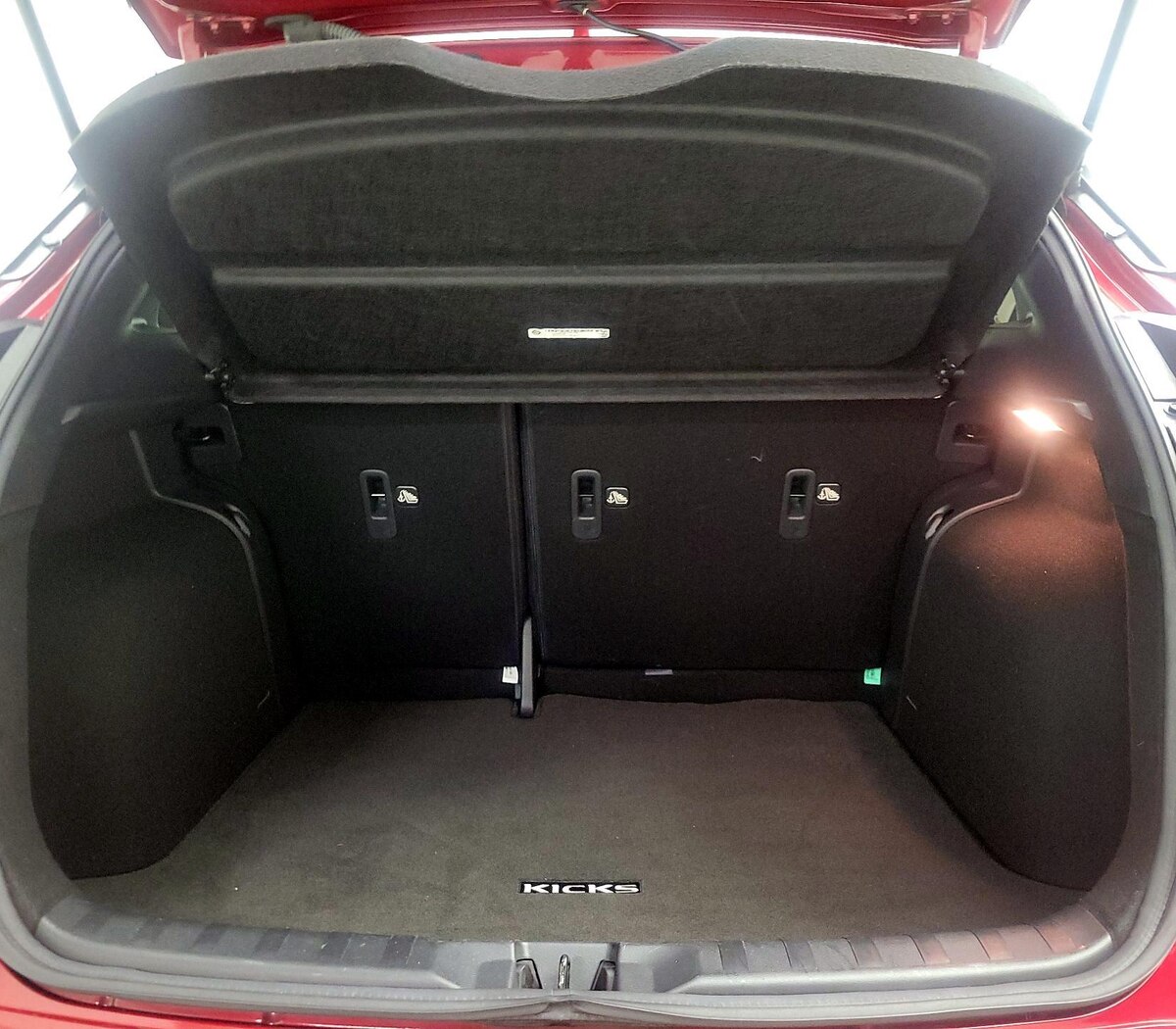 Trunk/Cargo (Seats Up)