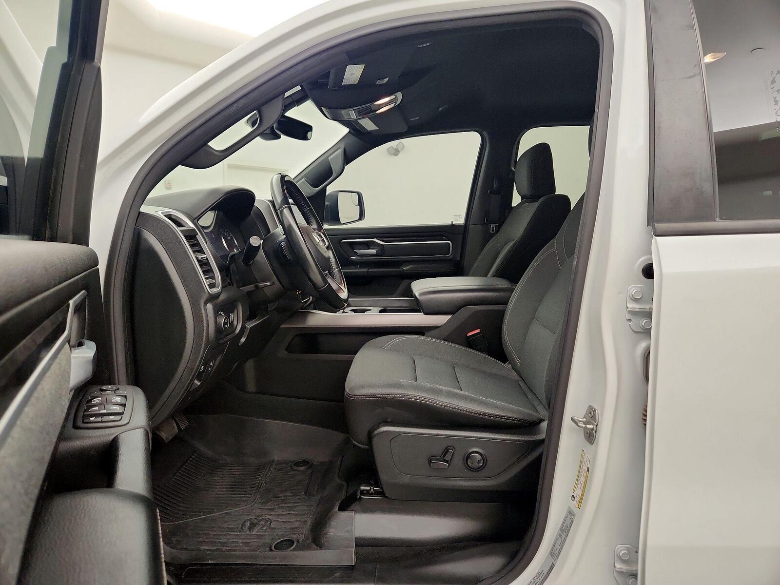 Power Seat(s) & Side Airbags