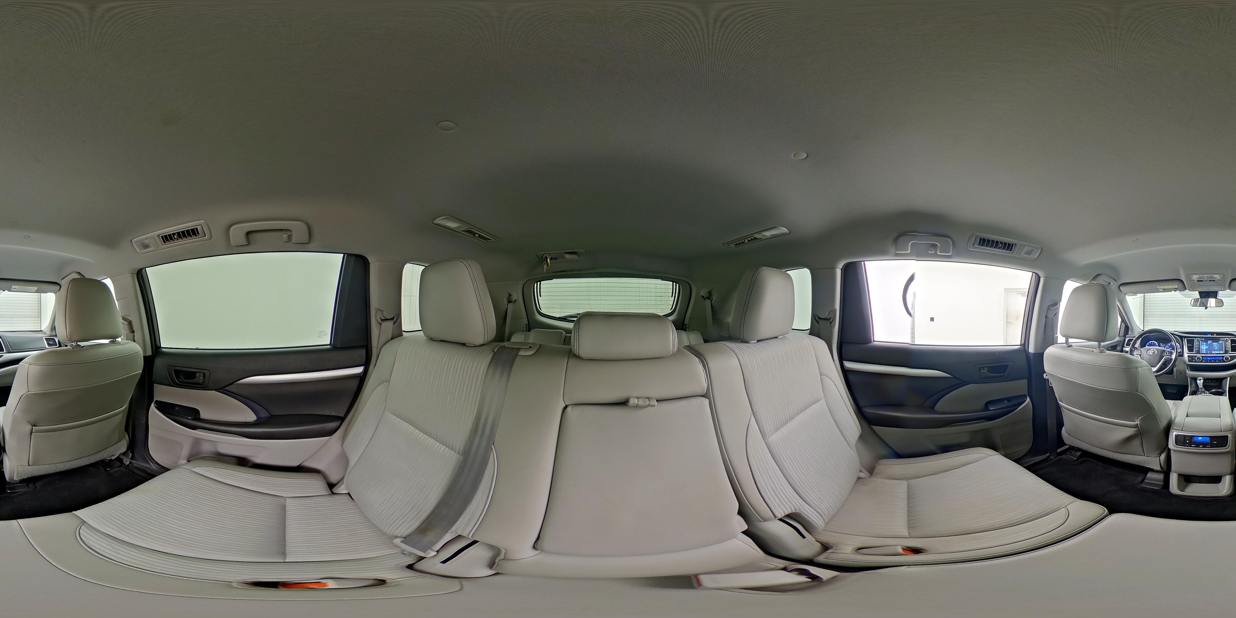 2017 Toyota Highlander LE Plus - Photo 27