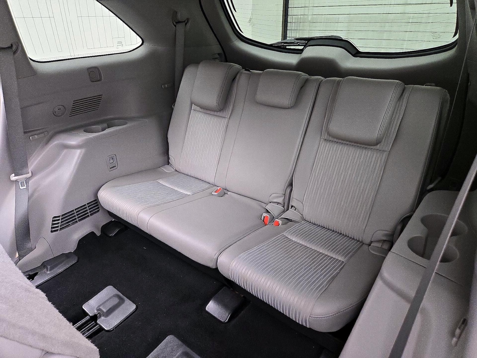 2017 Toyota Highlander LE Plus - Photo 21