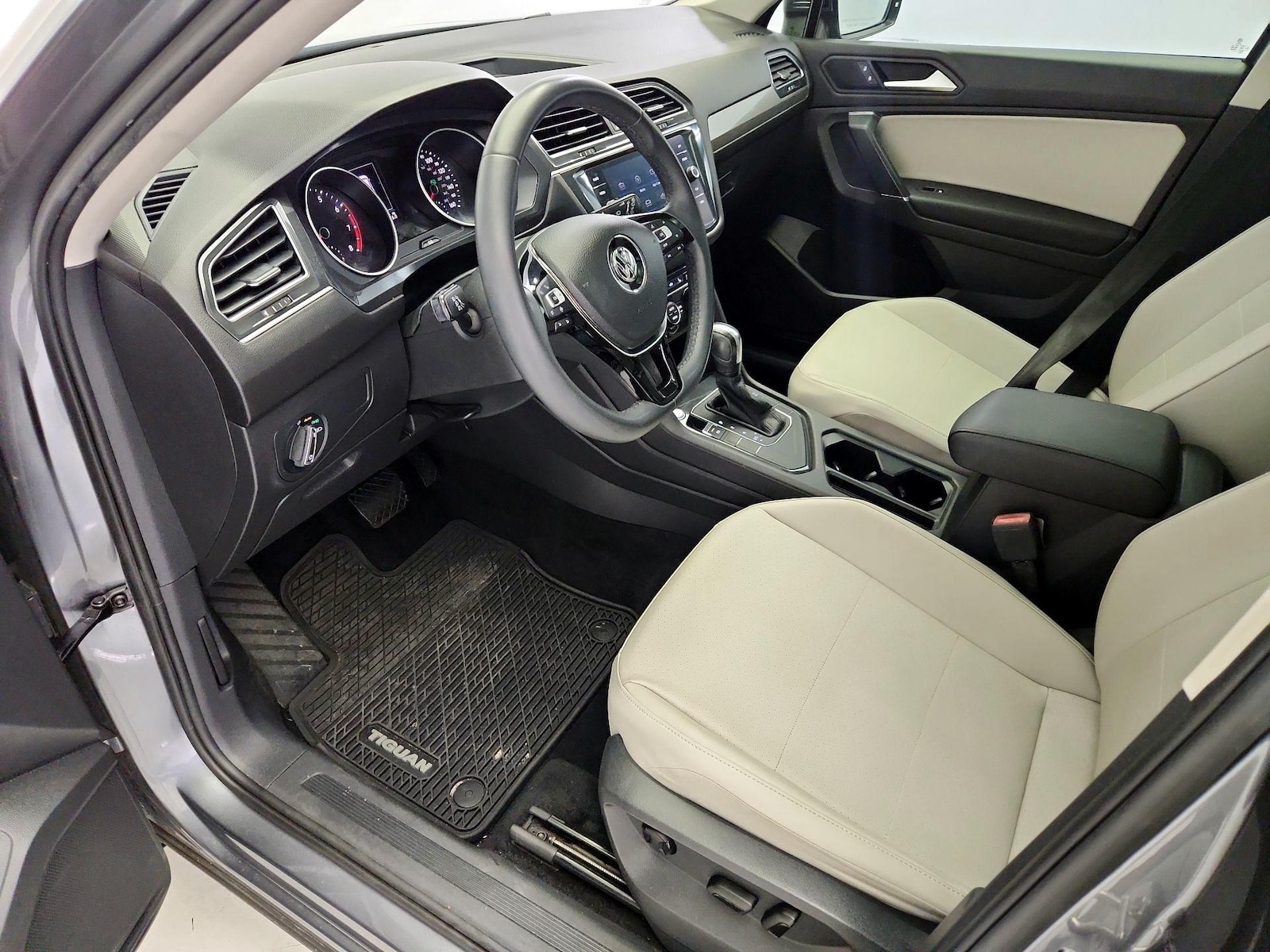 2020 Volkswagen Tiguan SE - Photo 3
