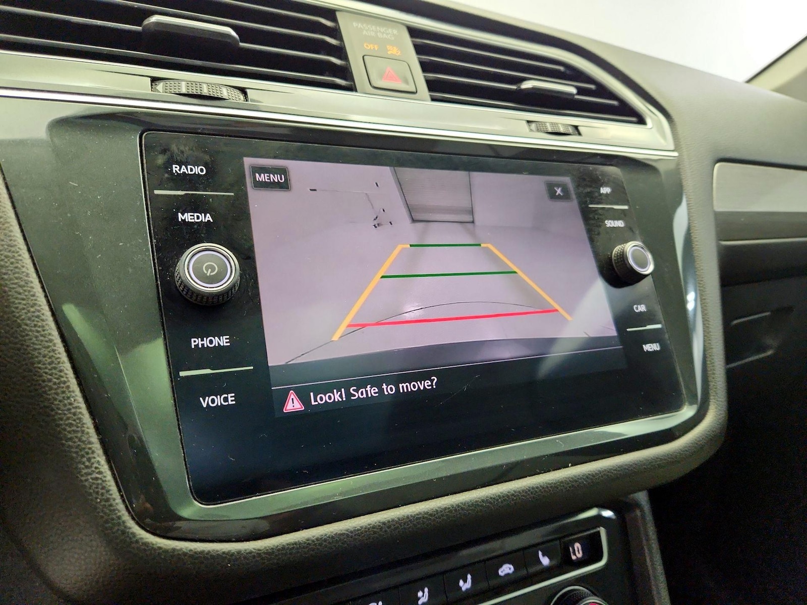 2020 Volkswagen Tiguan SE - Photo 6
