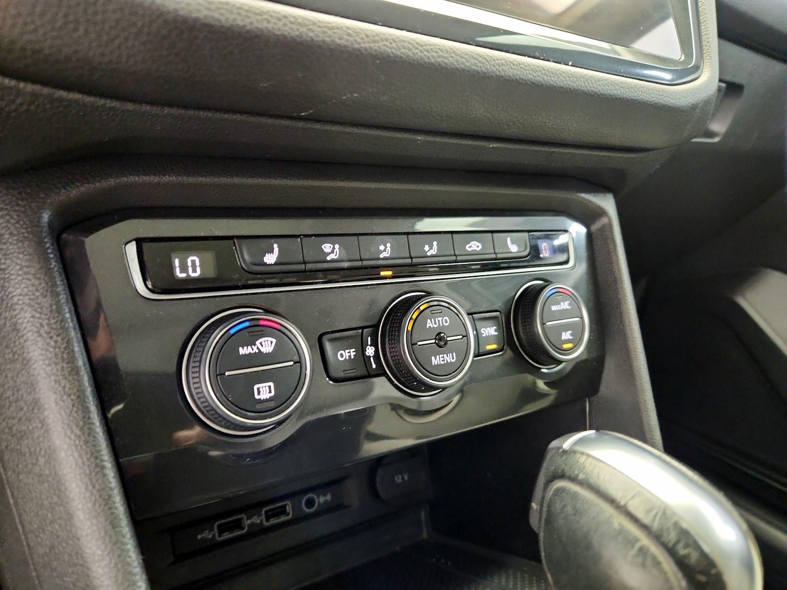 2020 Volkswagen Tiguan SE - Photo 8