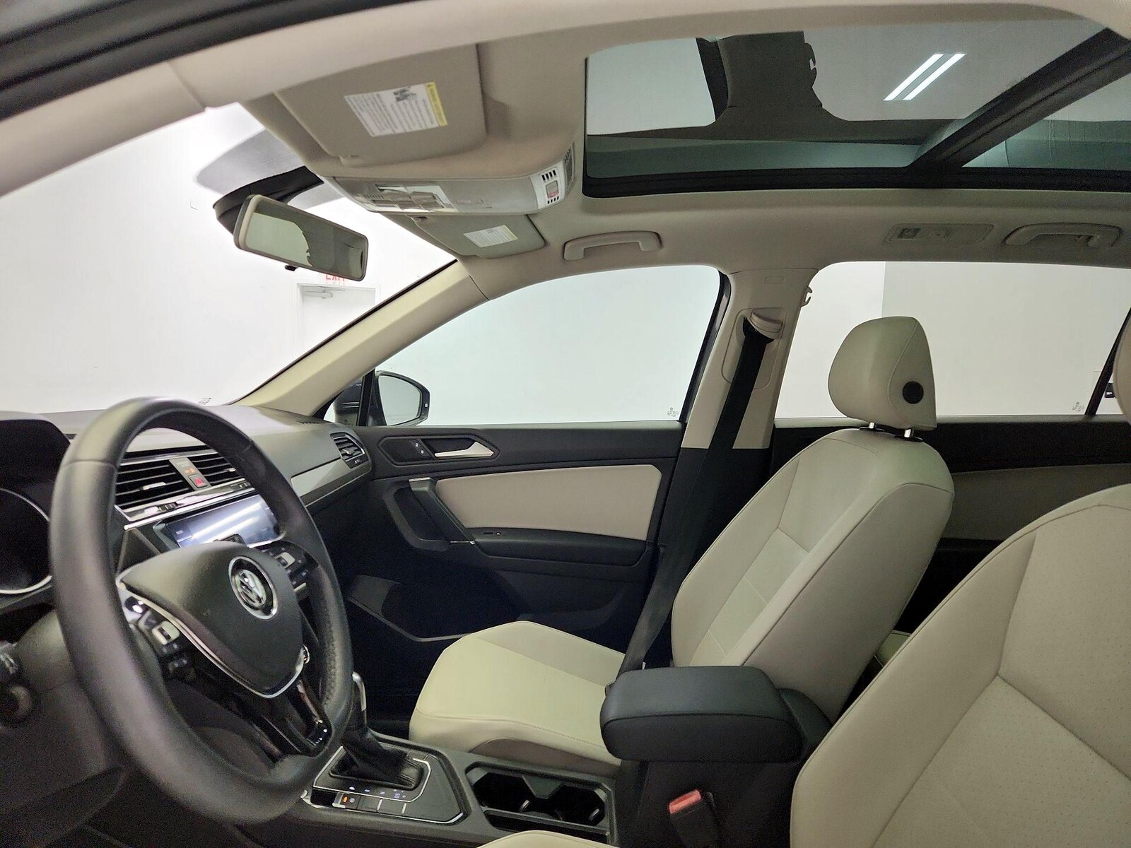 2020 Volkswagen Tiguan SE - Photo 11