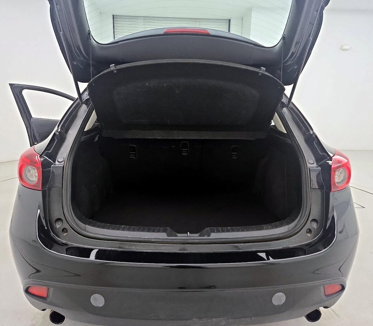 Trunk/Cargo (Seats Up)