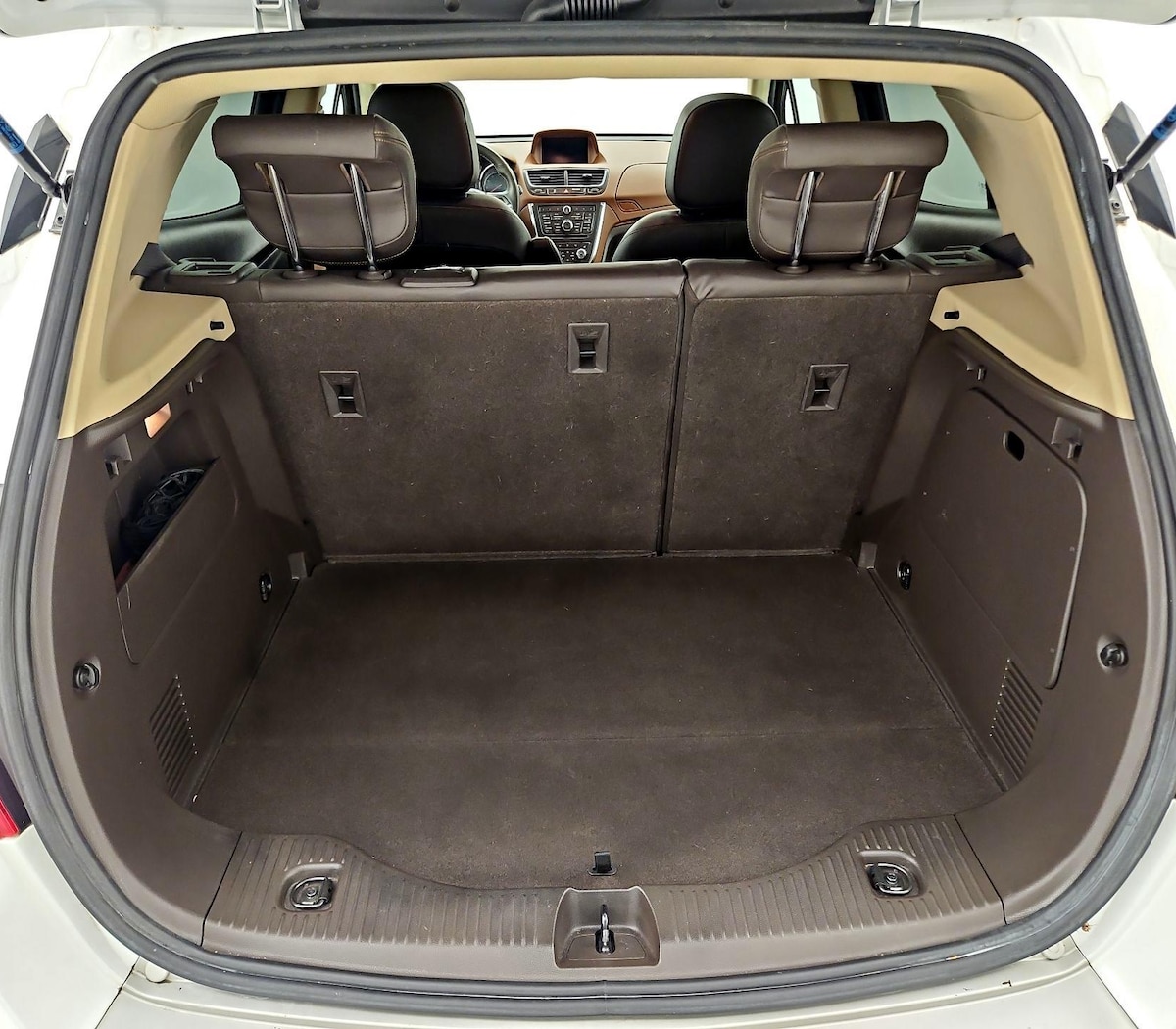 Trunk/Cargo (Seats Up)