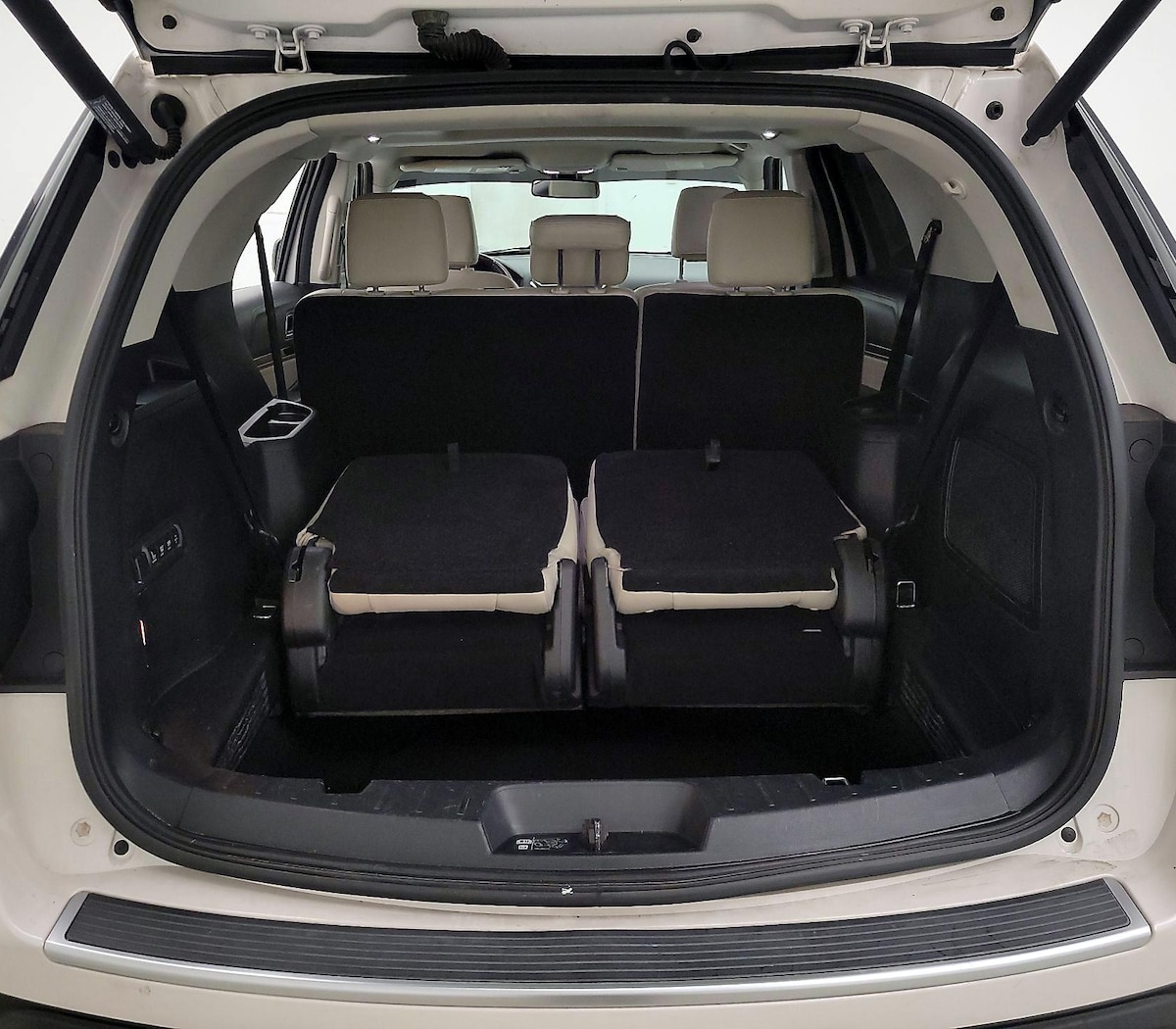 Trunk/Cargo (Seats Up)