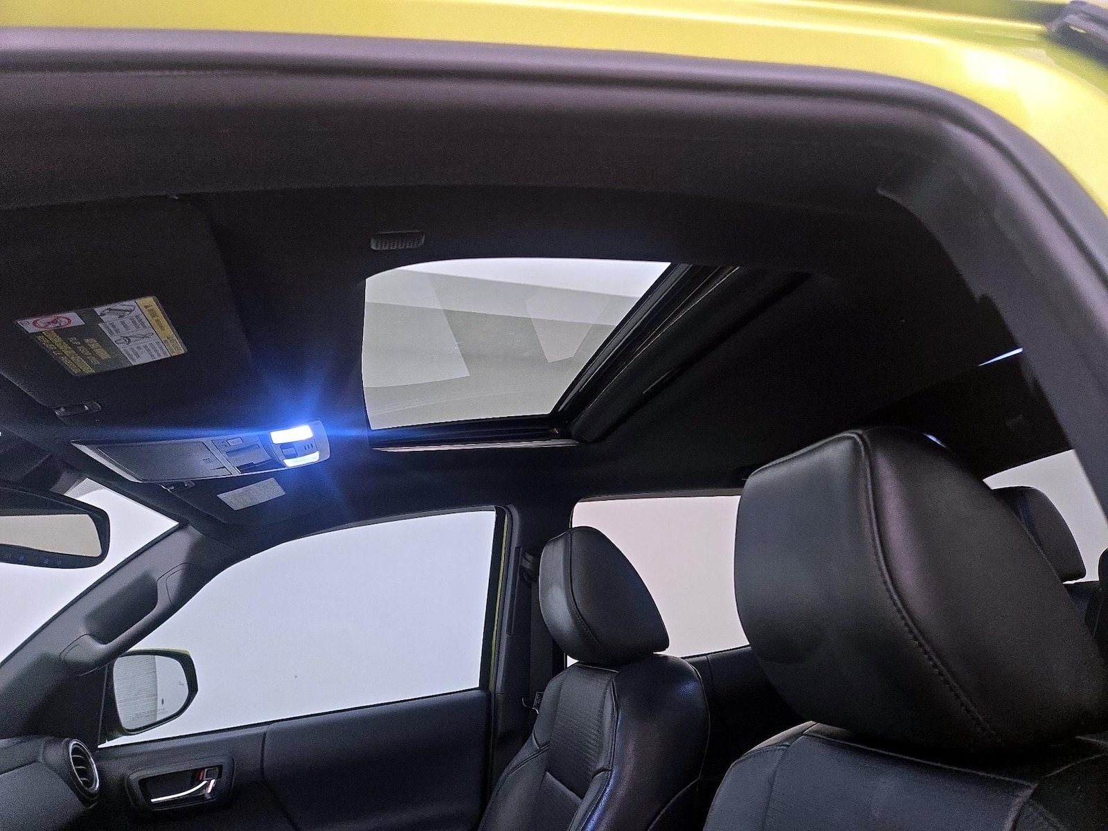 Sunroof(s) & Overhead Airbags