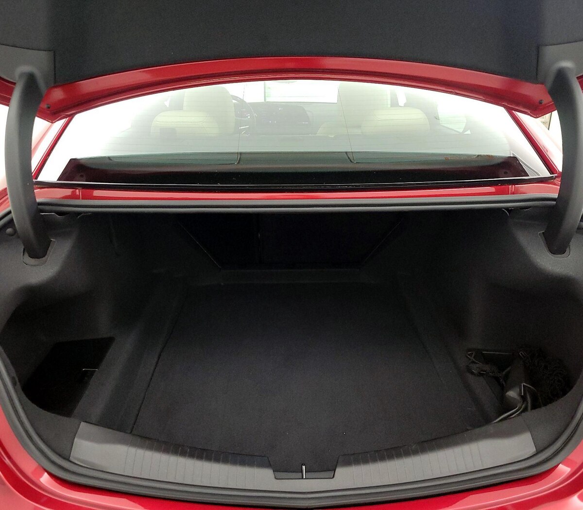 Trunk/Cargo (Seats Up)