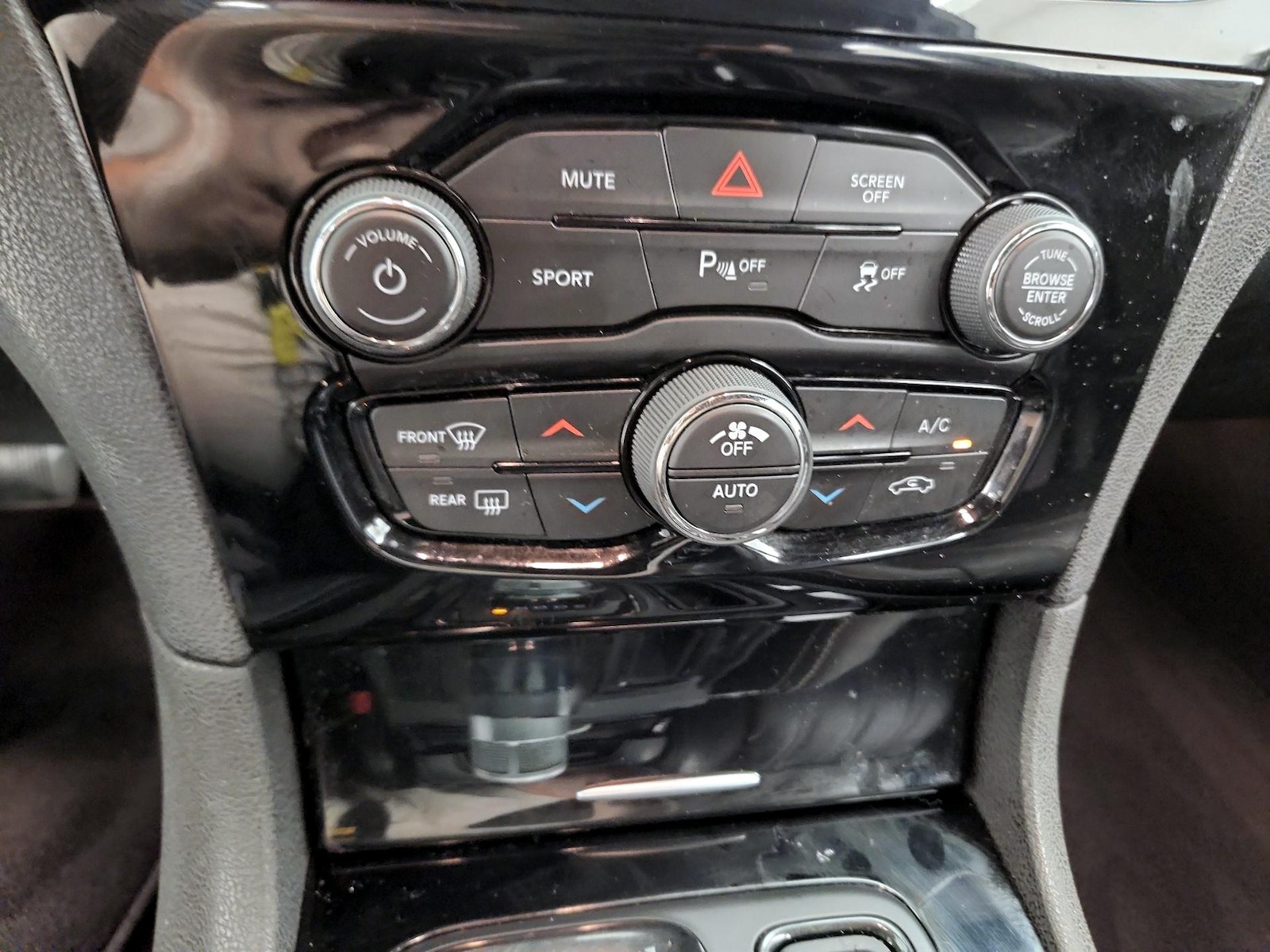 2021 Chrysler 300 S - Photo 18
