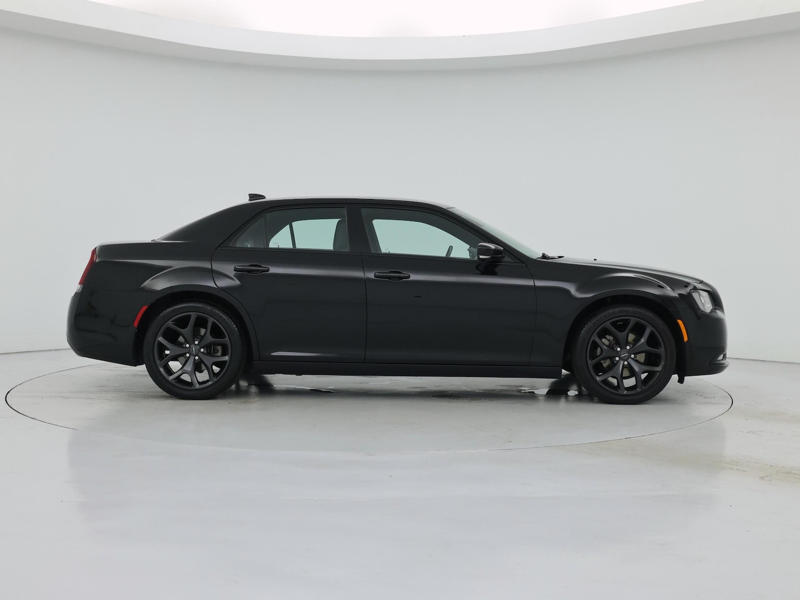 2021 Chrysler 300 S - Photo 8