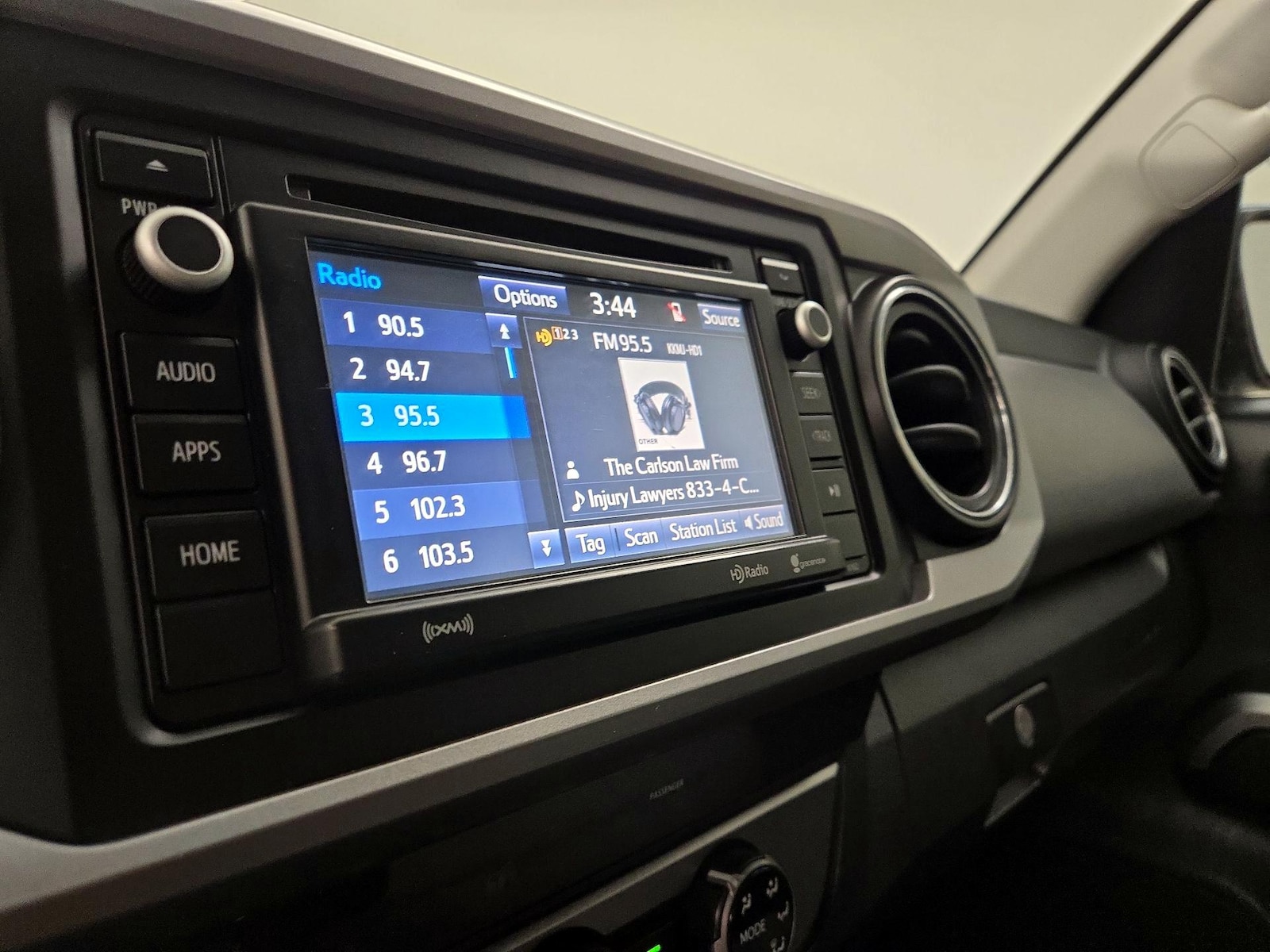 2016 Toyota Tacoma SR5, photo 16