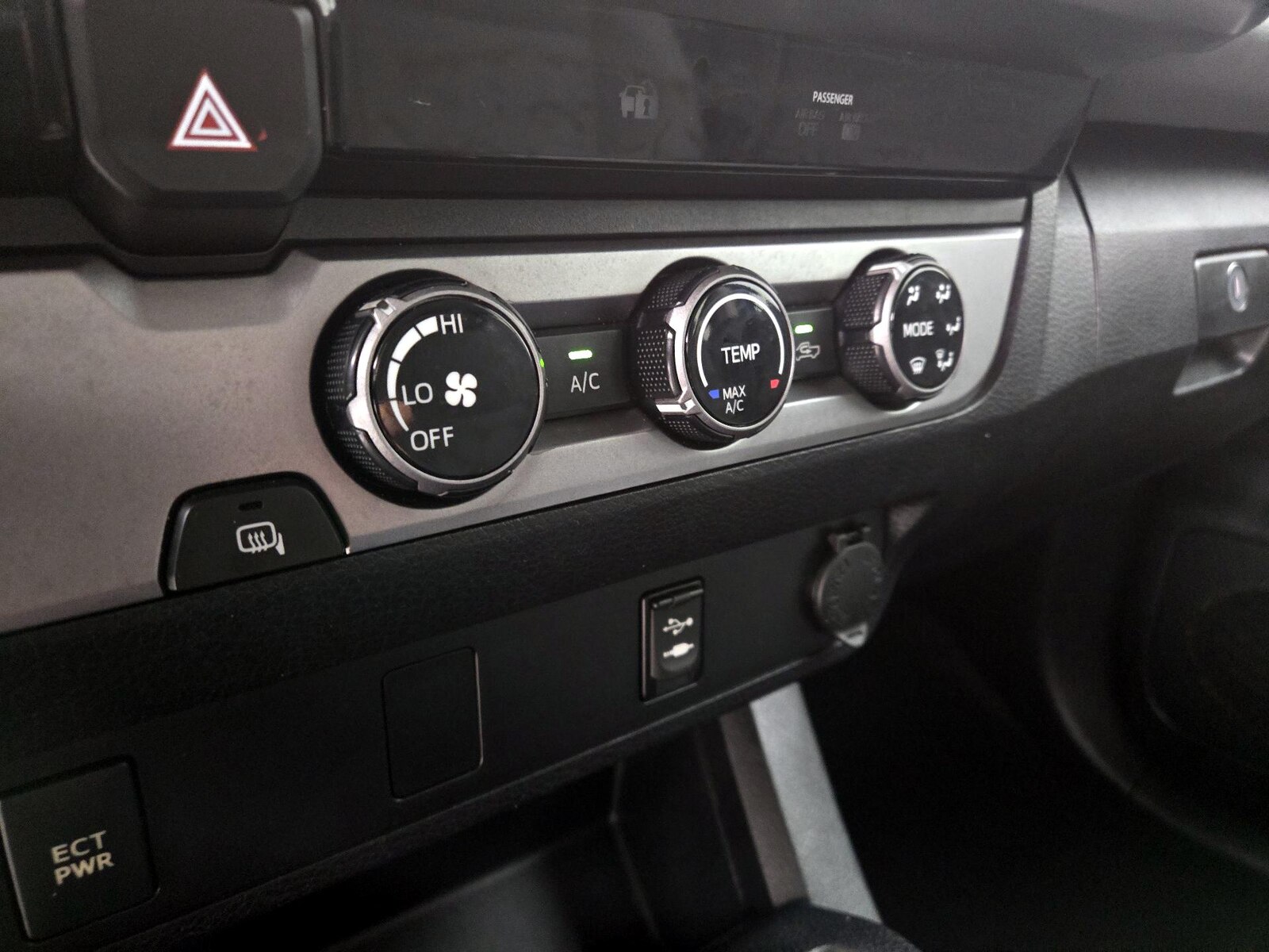 2016 Toyota Tacoma SR5, photo 17