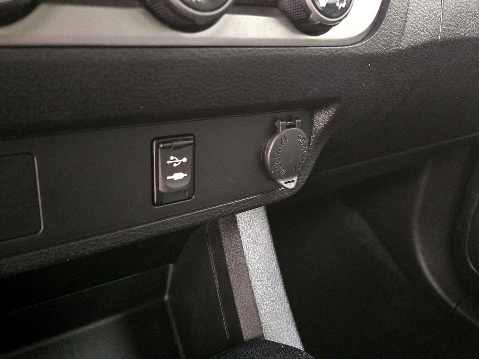 2016 Toyota Tacoma SR5, photo 19