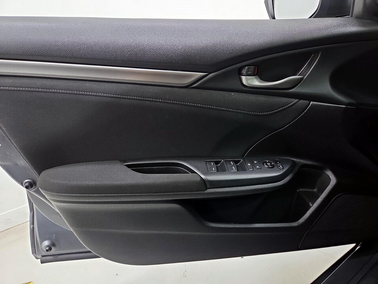 2019 Honda Civic Hatchback EX - Photo 11