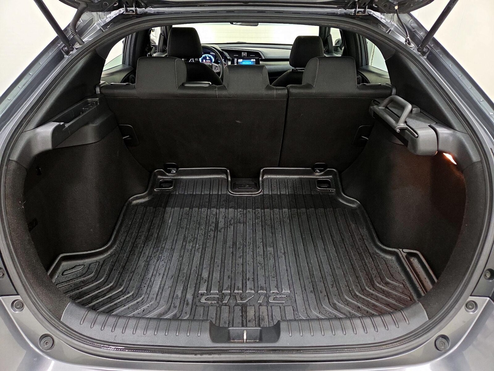 2019 Honda Civic Hatchback EX - Photo 19